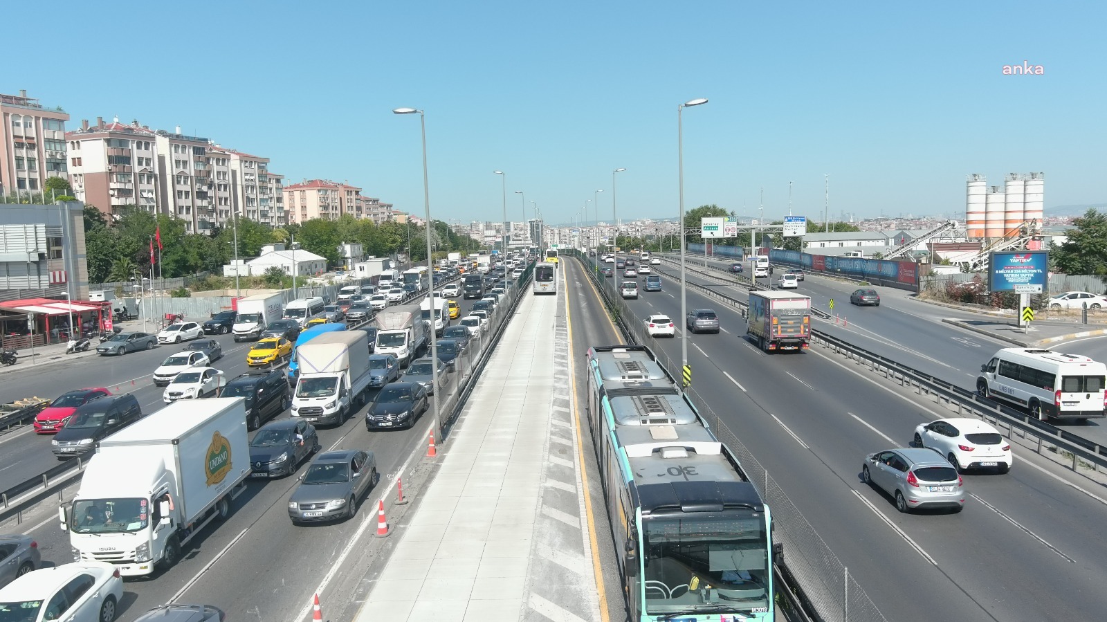 İstanbul'da metrobüs yolunda 90 gün yenileme çalışması yapılacak