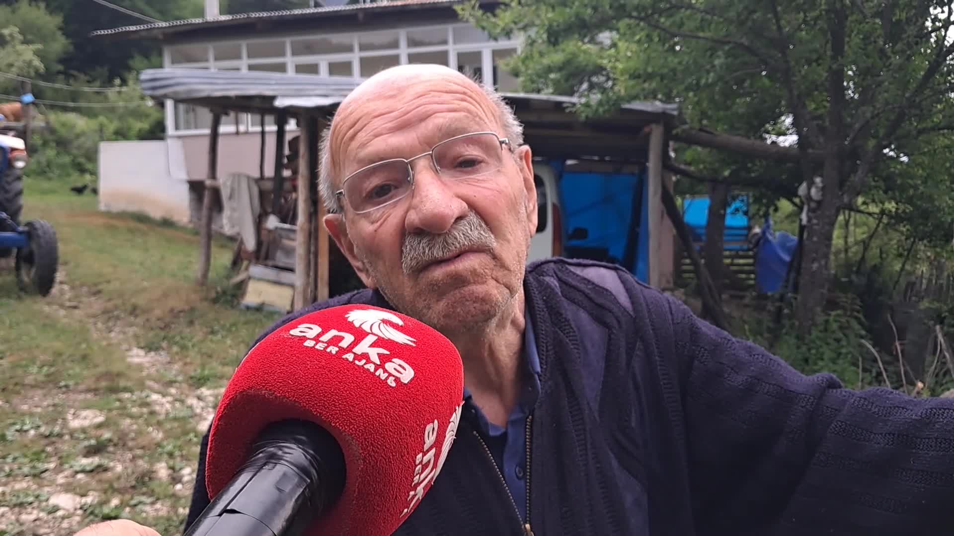 Emekliler, hayat pahalılığından ve maaşların düşüklüğünden yakındı: "Zengin daha zengin oluyor, fakirse her geçen gün açlığından karnını tutuyor"