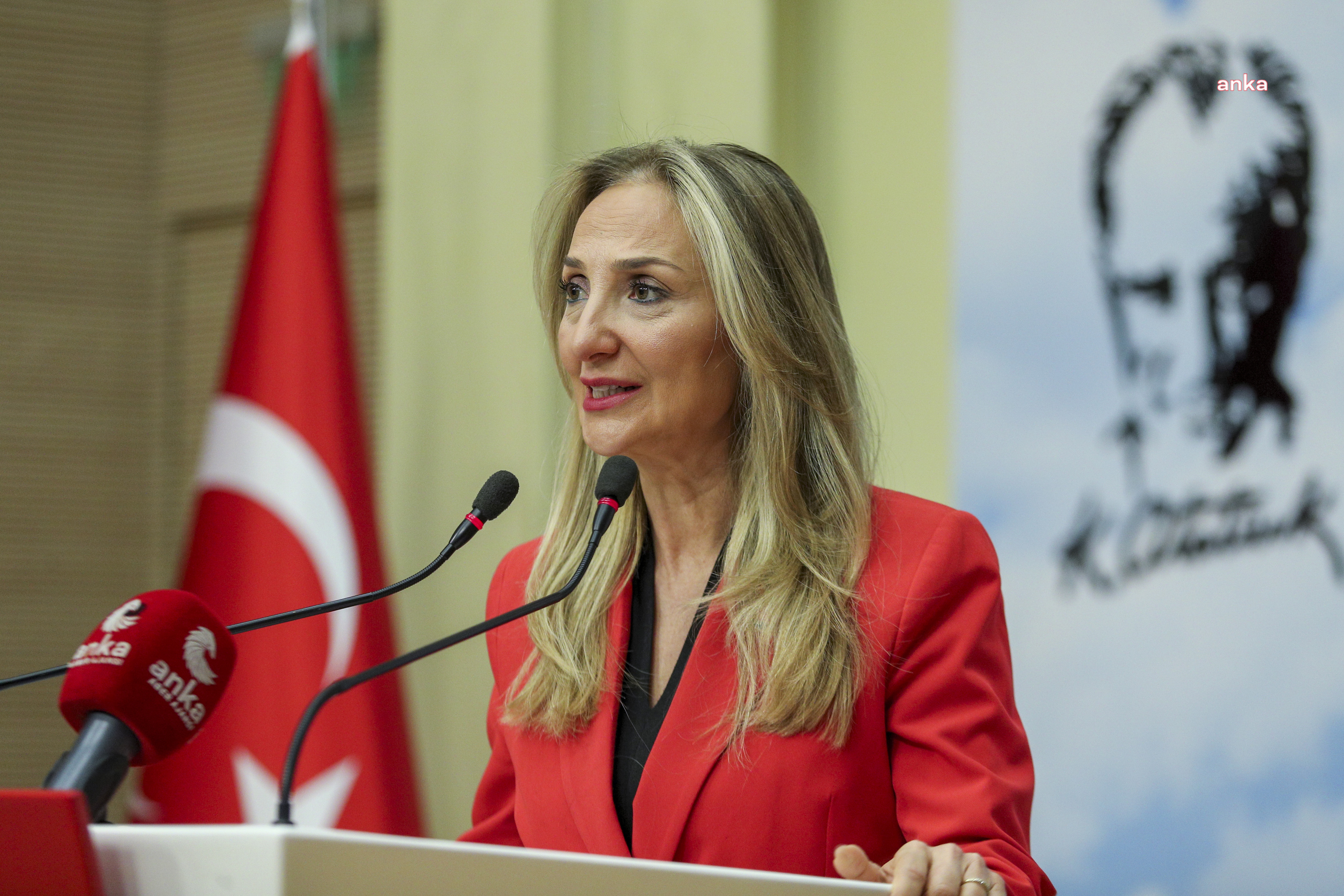 Aylin Nazlıaka'dan iktidara 'soyadı' eleştirisi: "Aile bütünlüğü aynı soyadını kullanarak sağlanmaz"