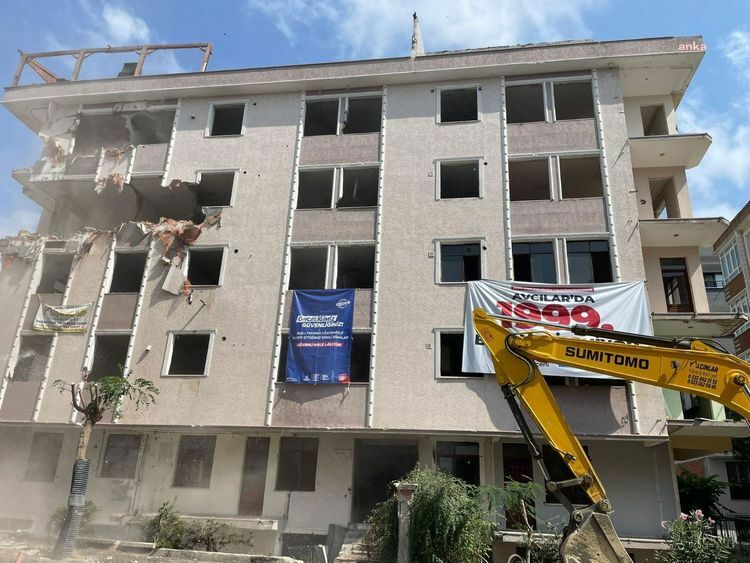 İBB çok riskli 6 bin 920 yapı için acil eyleme geçiyor, kentsel dönüşüm seferberliği başlatıyor