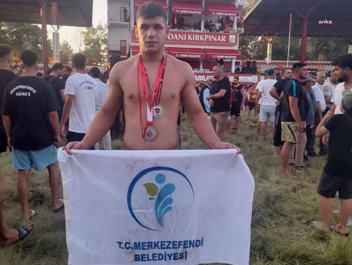 Merkezefendi sporcusu Aksungur, Tarihi Kırkpınar Güreşleri'nden derece ile döndü