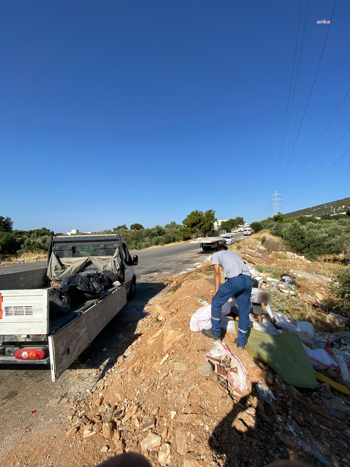 Bodrum Belediyesi ekipleri ihbarları değerlendiriyor