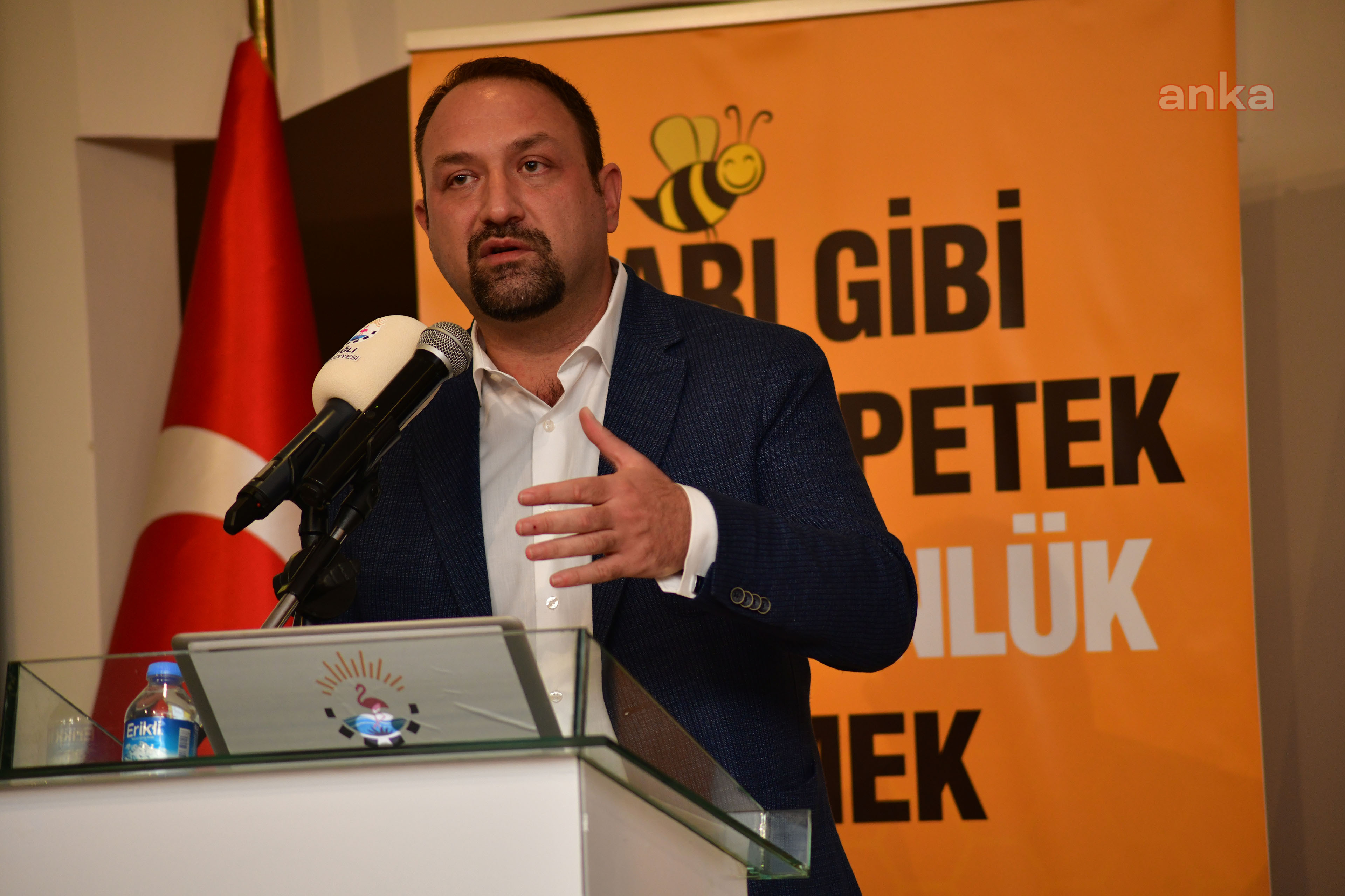 ÇİĞLİ BELEDİYE BAŞKANI GÜMRÜKÇÜ'DEN BELEDİYE PERSONELİNE 500 GÜN SUNUMU