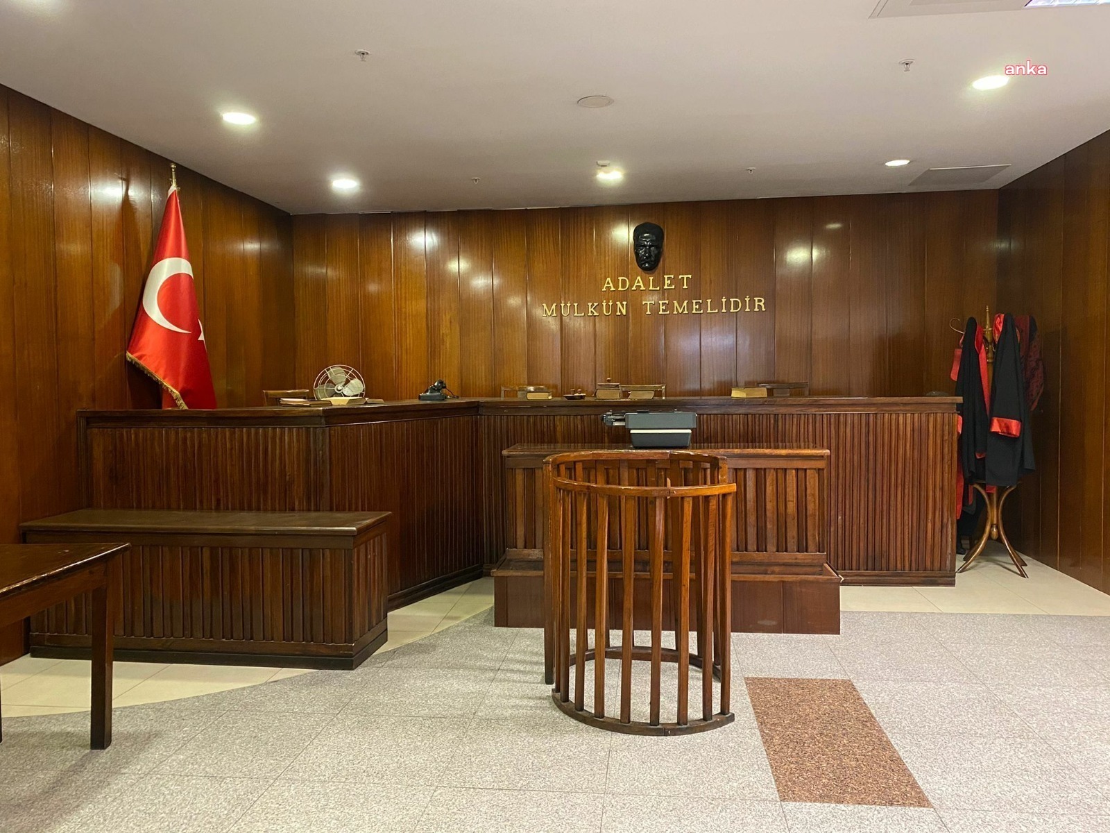 Gazeteci Hayko Bağdat hakkında hem beraat hem hapis cezası verildi