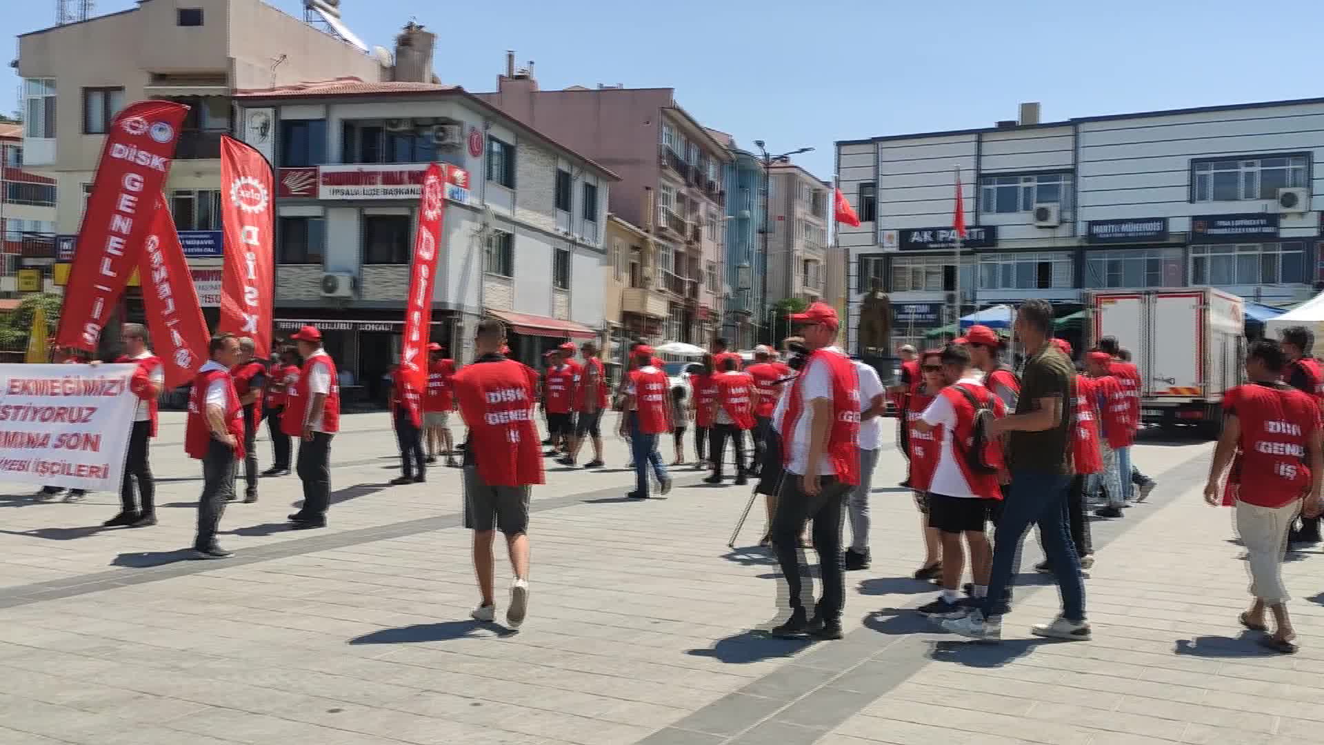 DİSK Genel-İş, AKP’li İpsala Belediyesi'nin 119 işçiyi işten çıkarmasını protesto etti