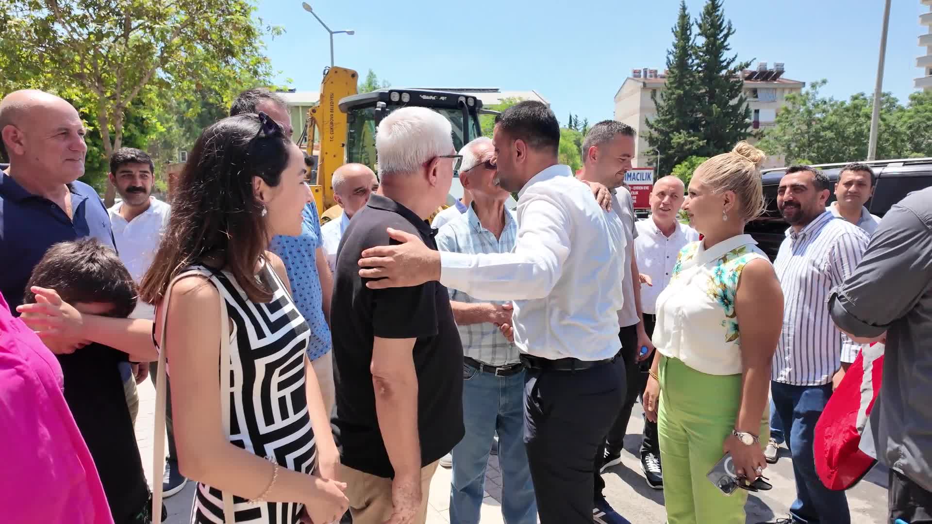 Çukurova Belediye Başkanı Kozay, Temizlik İşleri ekipleriyle sokağa indi