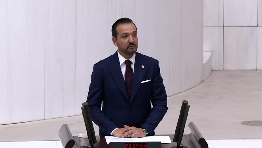 Kürşad Zorlu'dan, Öğretmenlik Meslek Kanunu'na tepki: "Bu kanun mülakat uygulamasının Milli Eğitim Akademisi adı altında kurumsallaşmasıdır"