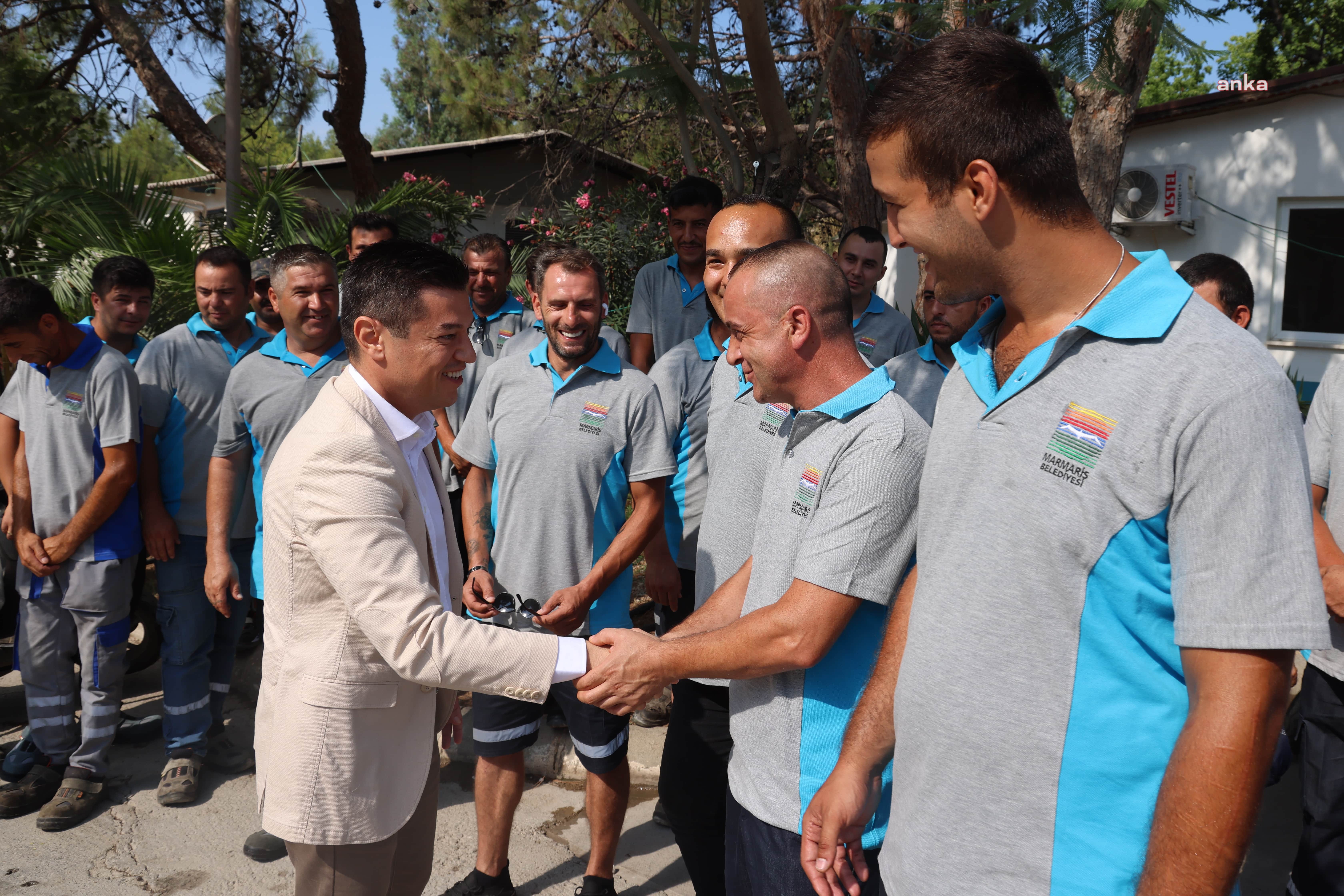 Marmaris Belediye Başkanı Ünlü, personelle kahvaltıda bir araya geldi
