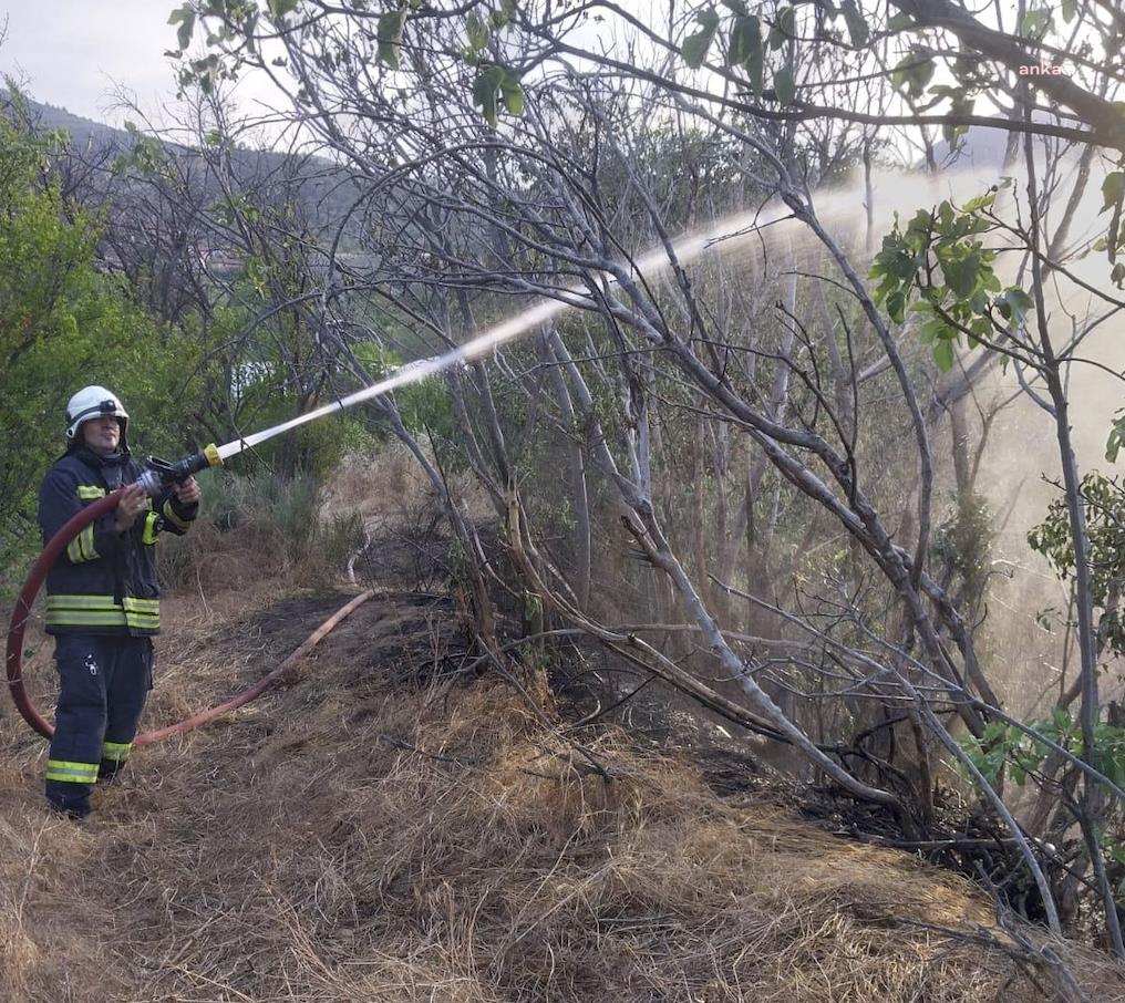 Eskişehir İtfaiyesi, Mihalgazi’deki yangını büyümeden kontrol altına aldı