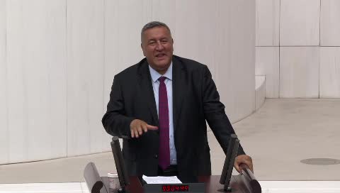 Ömer Fethi Gürer: "Hiçbir öğretmen yoksulluk sınırının altında maaş almasın"