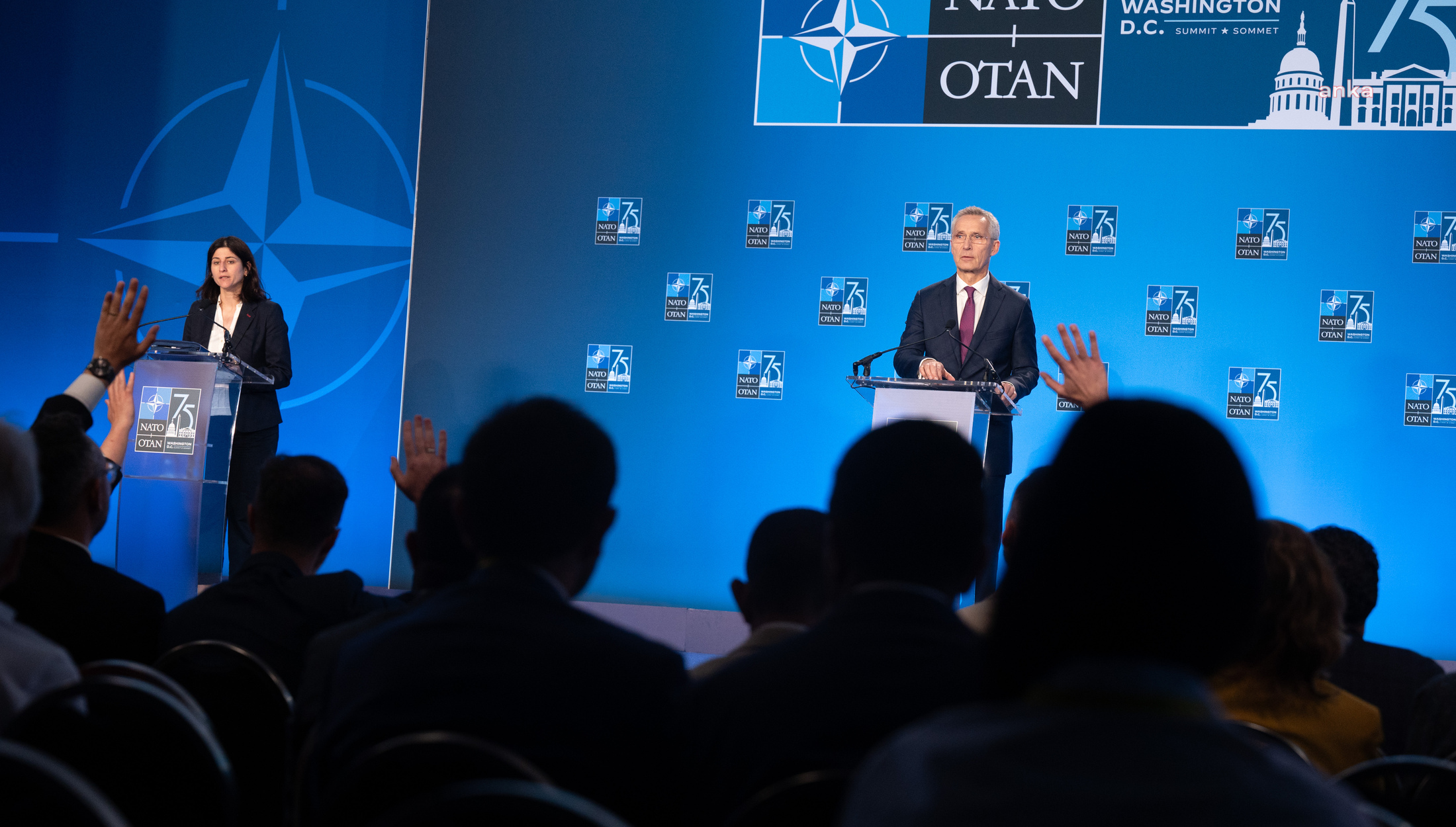 NATO Genel Sekreteri Stoltenberg: “Müttefikler, üyeliğe giden geri dönülemez yolda Ukrayna’yı desteklemeye devam etme konusunda mutabık kaldı”