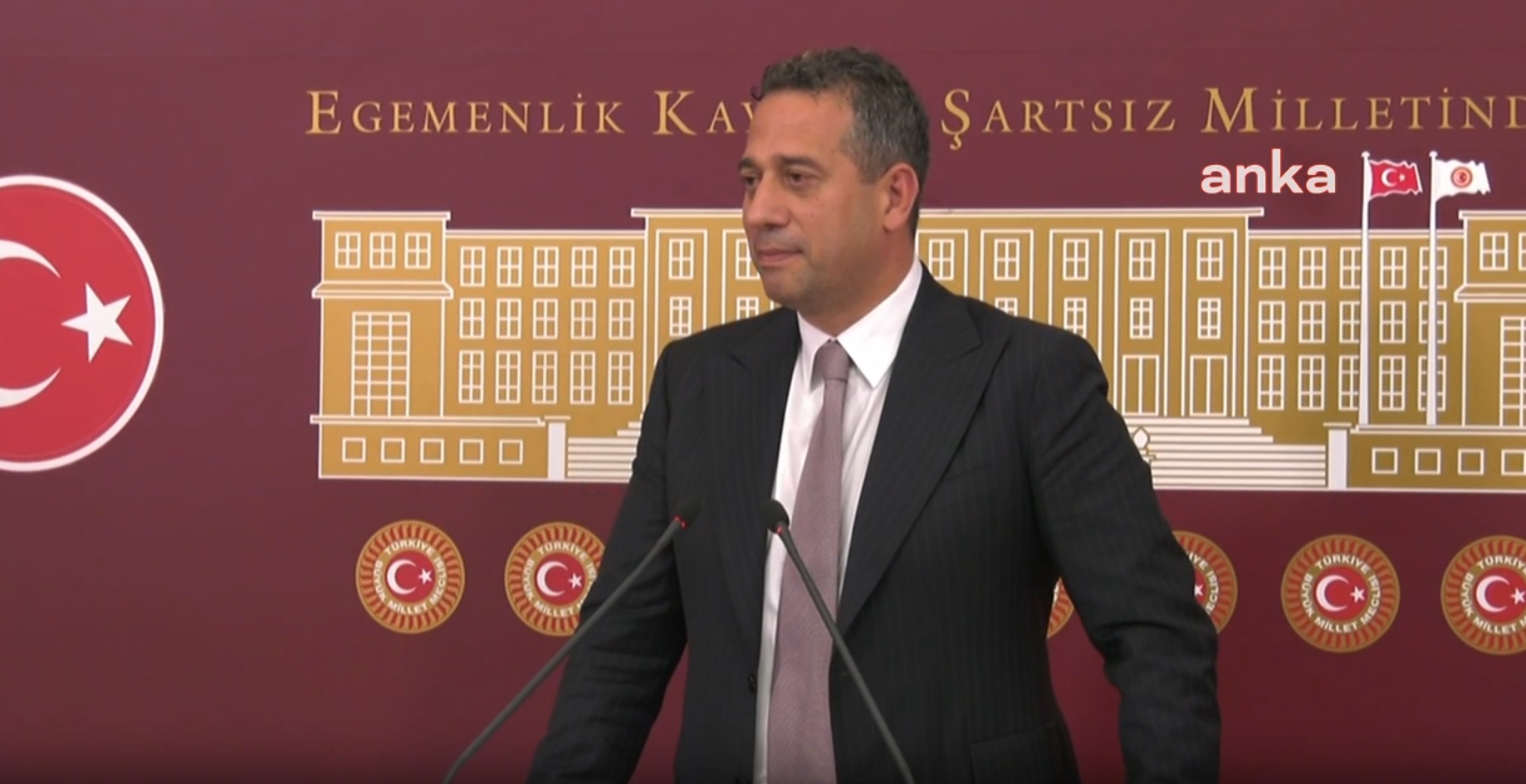 CHP Genel Başkanı Özgür Özel Beşiktaş Belediye Başkanı Akpolat’ın nikah törenine katıldı.