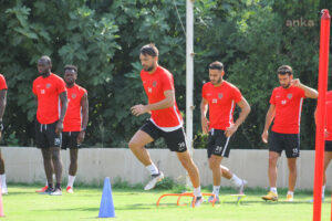 HATAYSPOR'A KORONAVİRÜS TESTİ POZİTİF ÇIKAN FUTBOLCU SAYISI 17'YE YÜKSELDİ