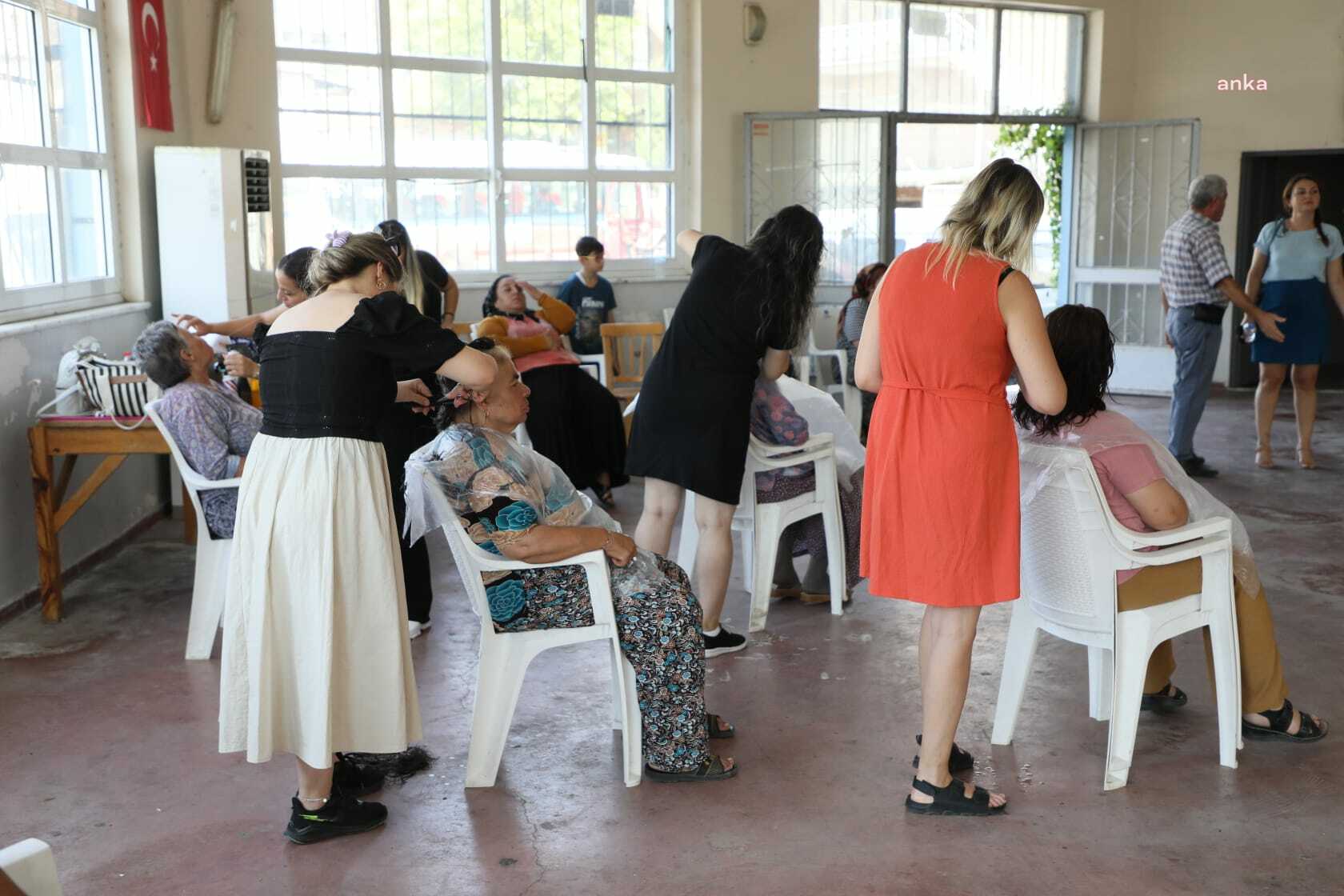 Yunusemre Belediyesi'nin ücretsiz kuaför hizmeti devam ediyor