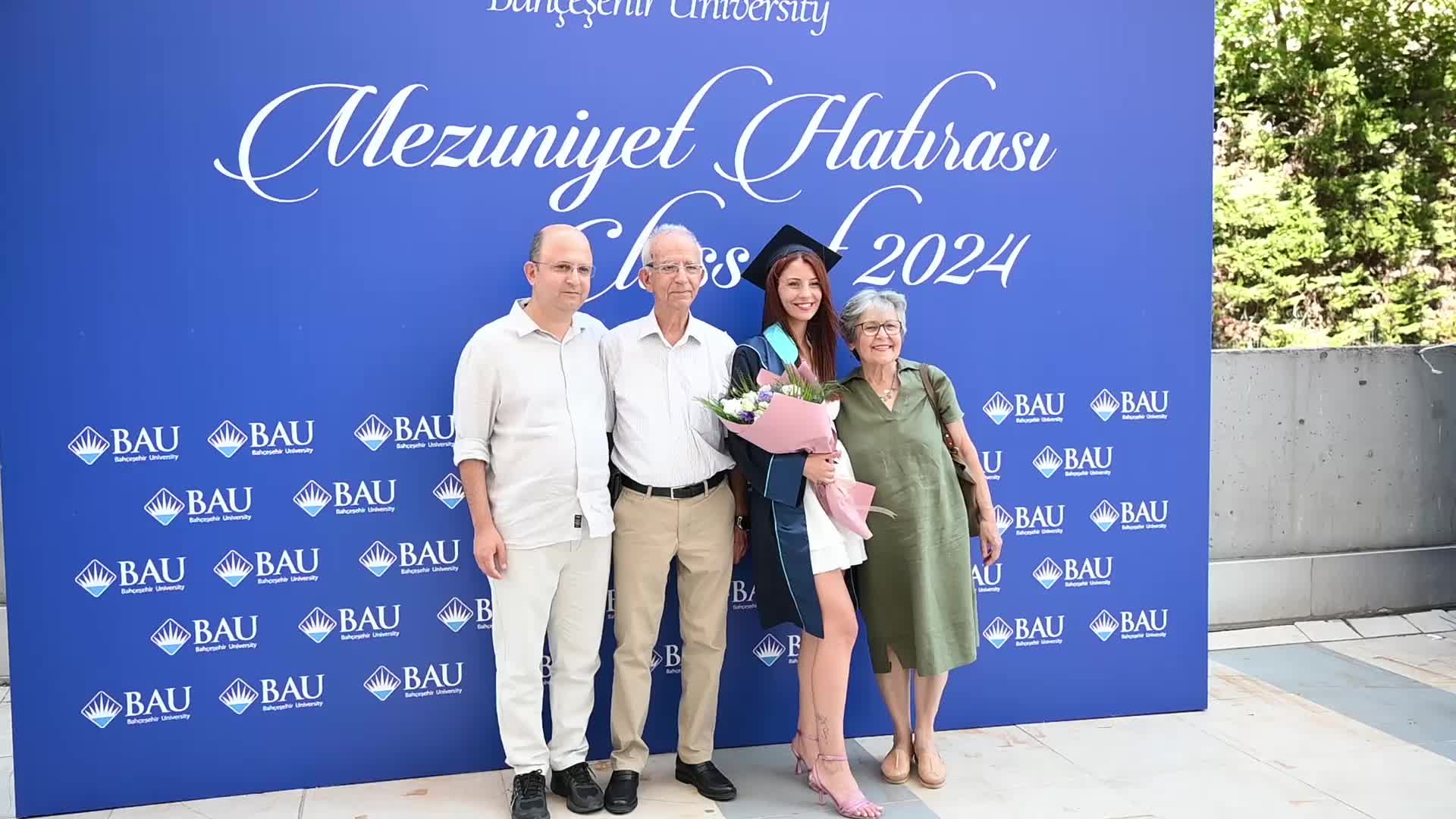 BAU’lu 6 bin mezun geleceğe uğurlandı