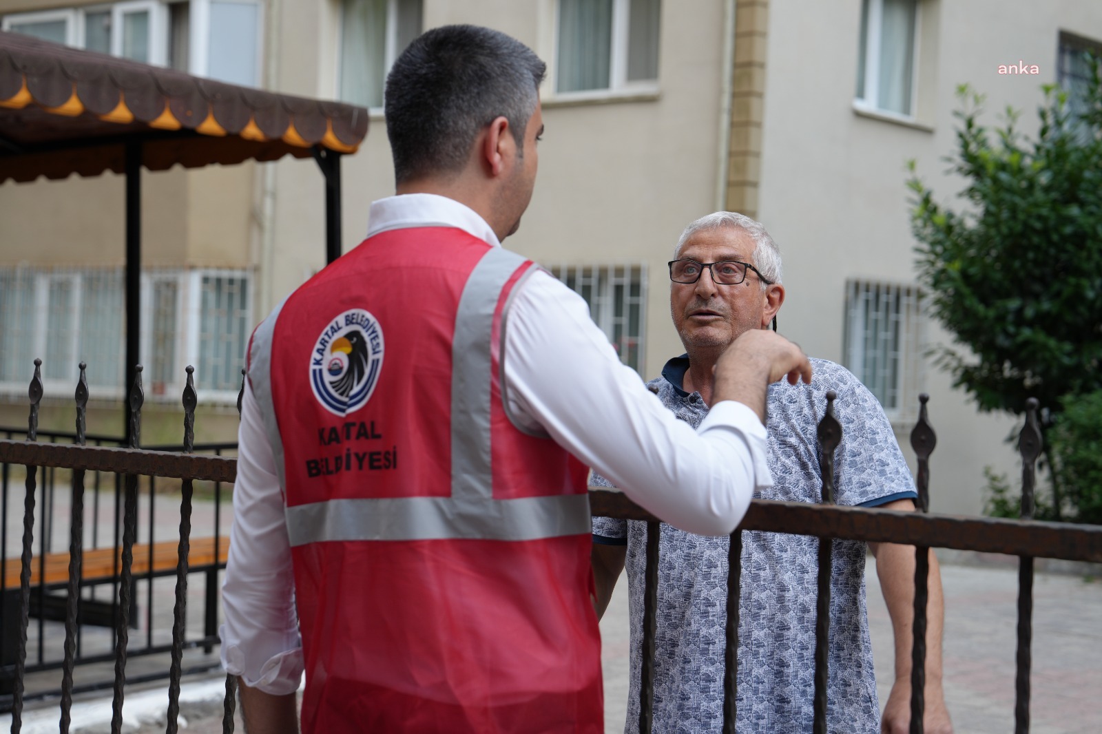 İstanbul Büyükşehir Belediyesi ve Kartal Belediyesi ekiplerinden yağmur suyu hattı çalışması