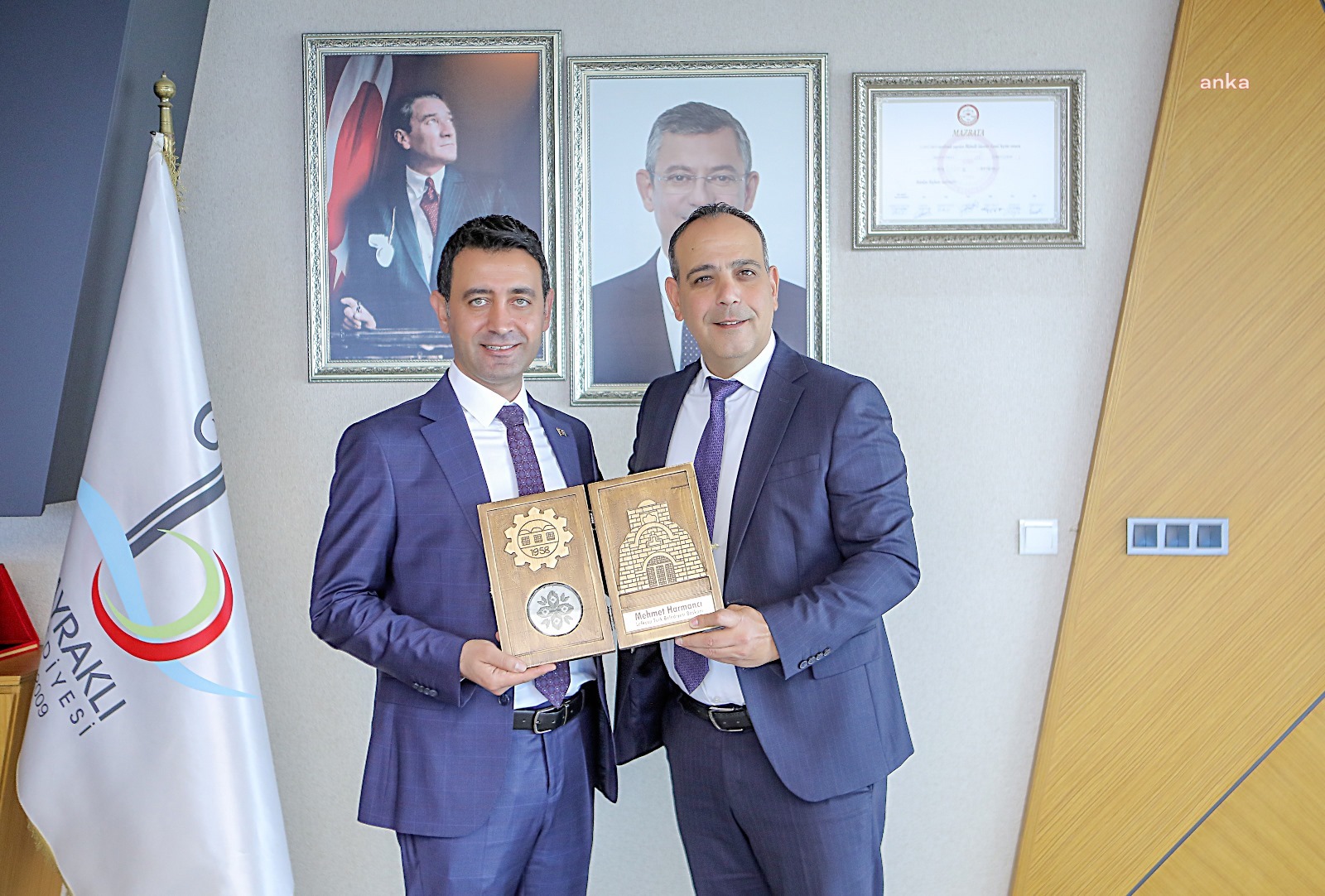 Bayraklı Belediye Başkanı Önal, Lefkoşa Türk Belediyesi Başkanı Harmancı’yı ağırladı