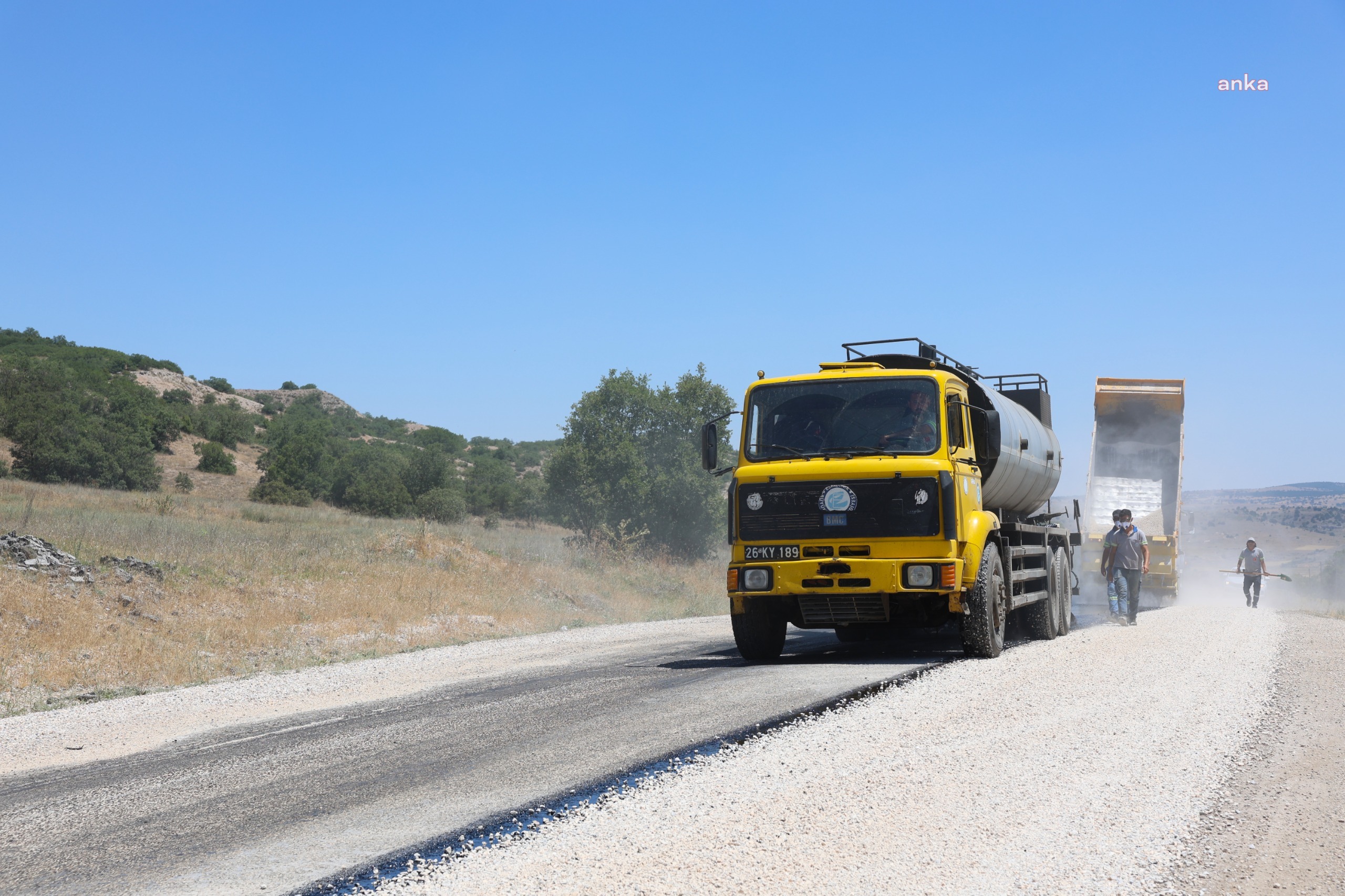 Eskişehir Büyükşehir, kırsaldaki yolları yeniliyor
