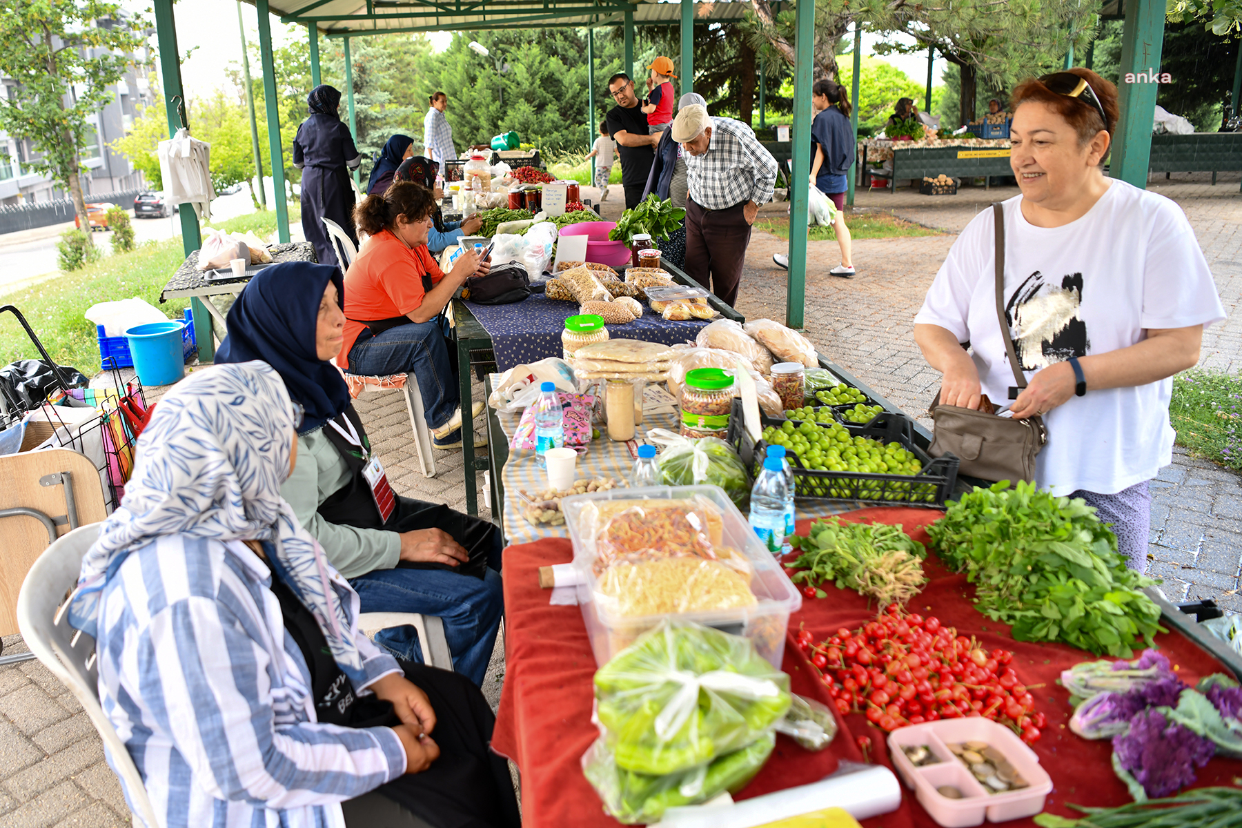 Tepebaşı’nda kadınlar üretmenin ve kazanmanın mutluluğunu yaşıyor