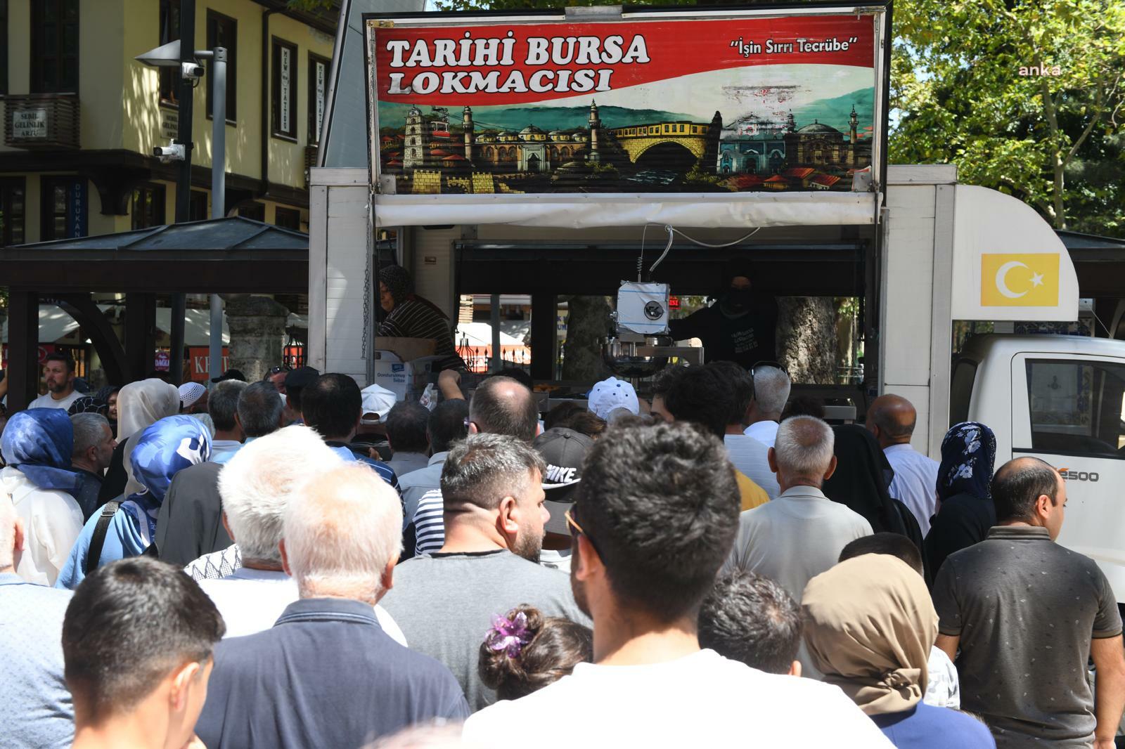 Osmangazi Belediyesi’nden 15 Temmuz Demokrasi ve Milli Birlik Günü’nde lokma ikramı