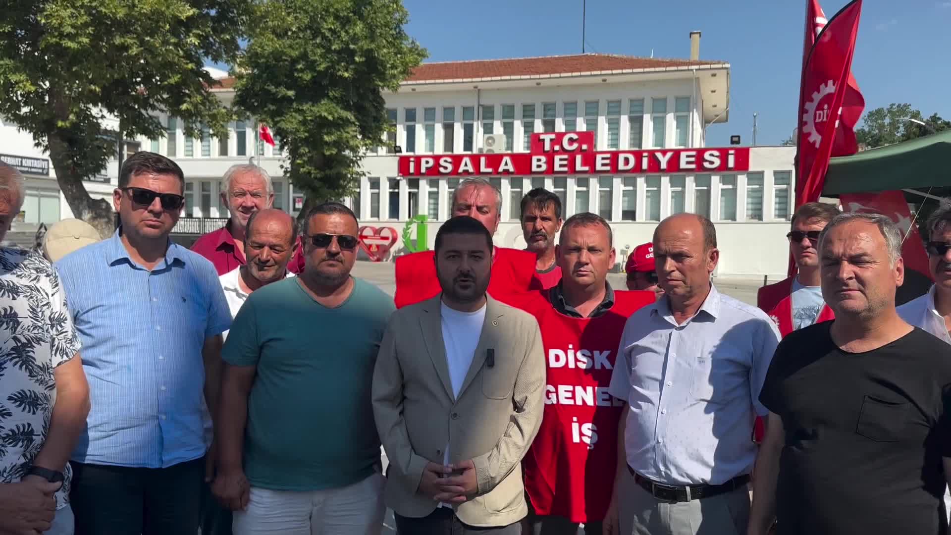 Ahmet Baran Yazgan, İpsala Belediyesi'nin işten çıkardığı işçileri ziyaret etti: “160 işçinin 119’unun işten çıkarılması nasıl bir aymazlık?”
