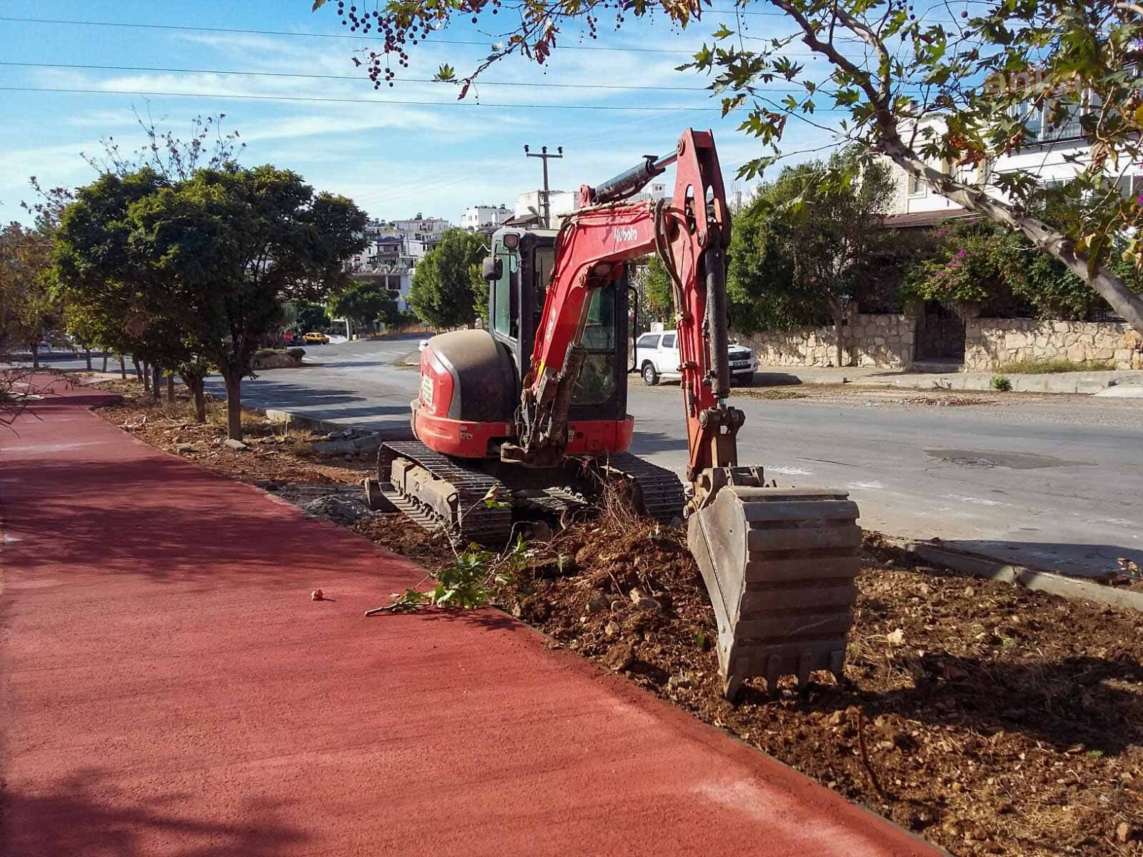 BODRUM'DA PARK VE YÜRÜYÜŞ YOLU YAPIMI DEVAM EDİYOR