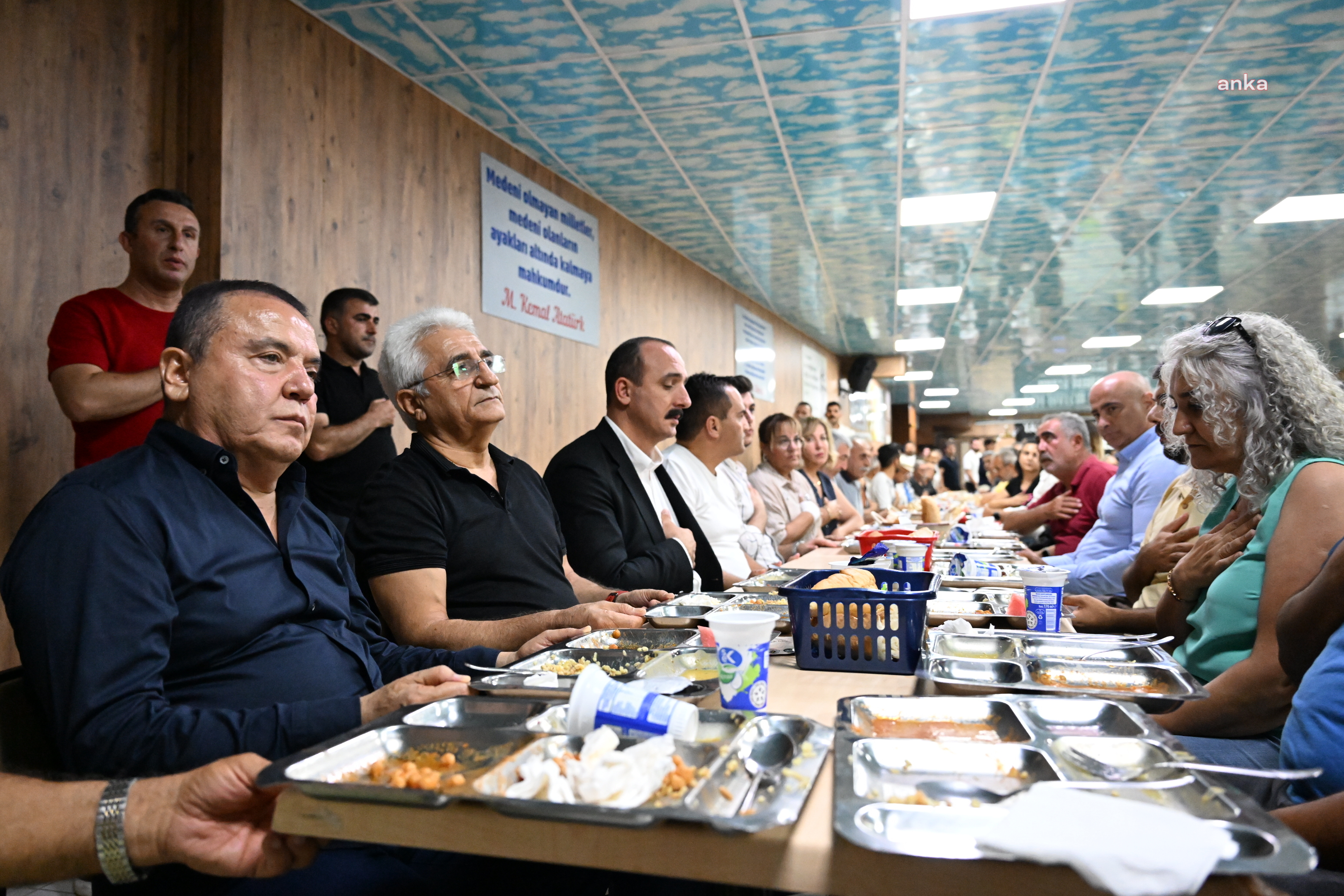Antalya Büyükşehir Belediye Başkanı  Böcek'ten Muharrem ayı dolayısıyla Cemevi'nde lokma ikramı