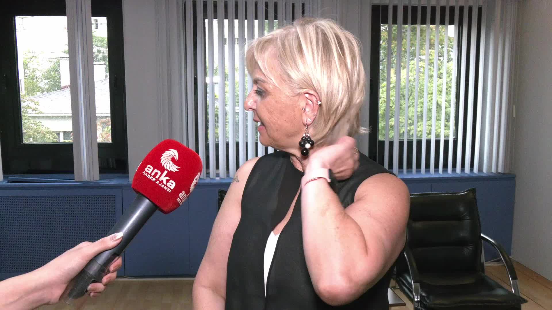 Prof. Dr. Esin Davutoğlu Şenol'dan salgın uyarısı: “Şiddetli bir salgın yaşıyoruz, besin güvenliğiyle ilgili ciddi sorunumuz var"