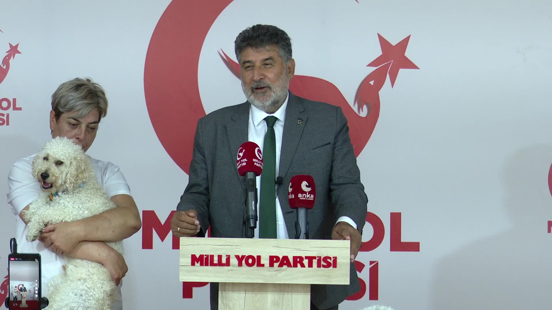 Remzi Çayır'dan 'ötanazi' tepkisi: “Belediyeler, sistemli bir şekilde kısırlaştırma yapsalar bu problem 5 yıl içerisinde çözülür”