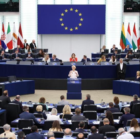 Ursula von der Leyen'in ikinci dönem AB Komisyonu Başkanlığı kesinleşti