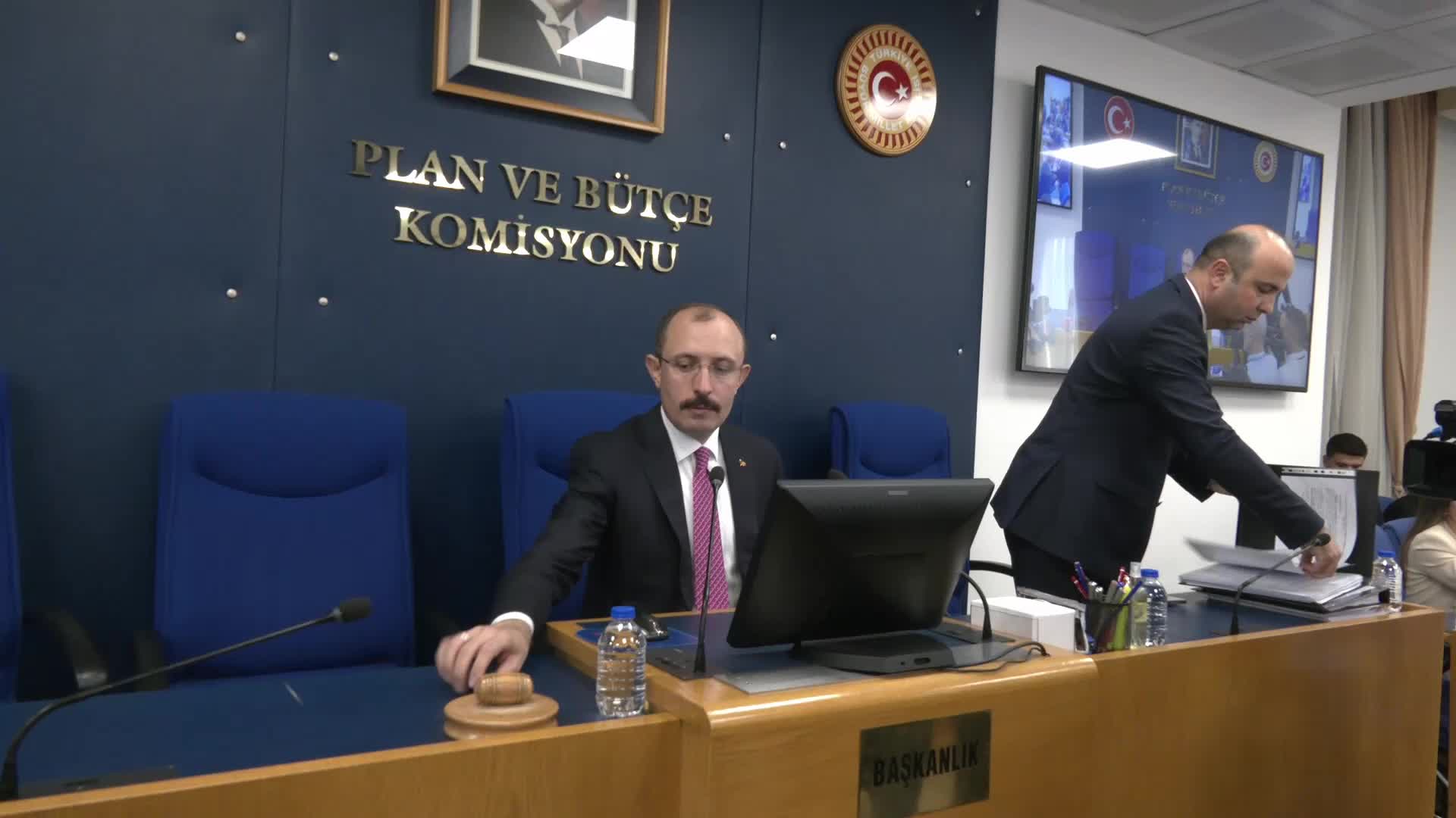 En düşük emekli maaşının 12 bin 500 liraya yükseltilmesini de içeren vergi paketinin görüşmeleri, Plan ve Bütçe Komisyonu'nda başladı