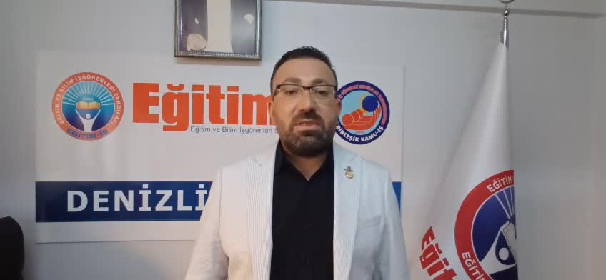 Eğitim-İş Denizli Şubesi'nden Öğretmenlik Mesleği Kanun Teklifi'ne pankartlı tepki: Öğretmenleri ayrıştıran kanunu kabul etmiyoruz