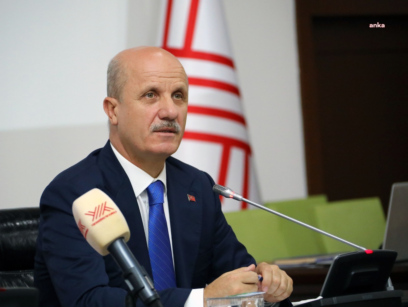 YÖK Başkanı Özvar: ''Devlet üniversitelerine kayıt yaptıran KKTC uyruklu öğrenciler herhangi bir öğrenim ücreti ödemeyecek''
