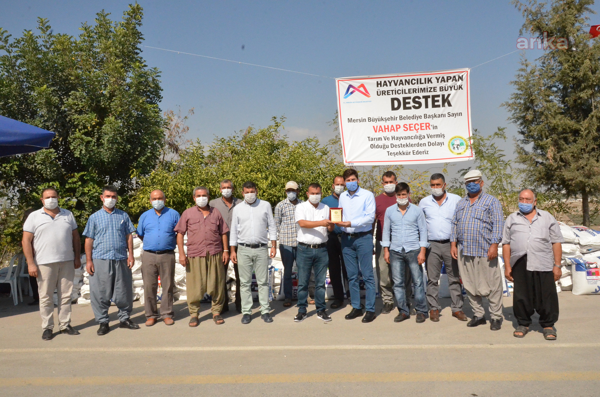 MERSİN BÜYÜKŞEHİR’DEN SÜT ÜRETİCİLERİNE RYEGRASS KABA YEM TOHUMU DESTEĞİ