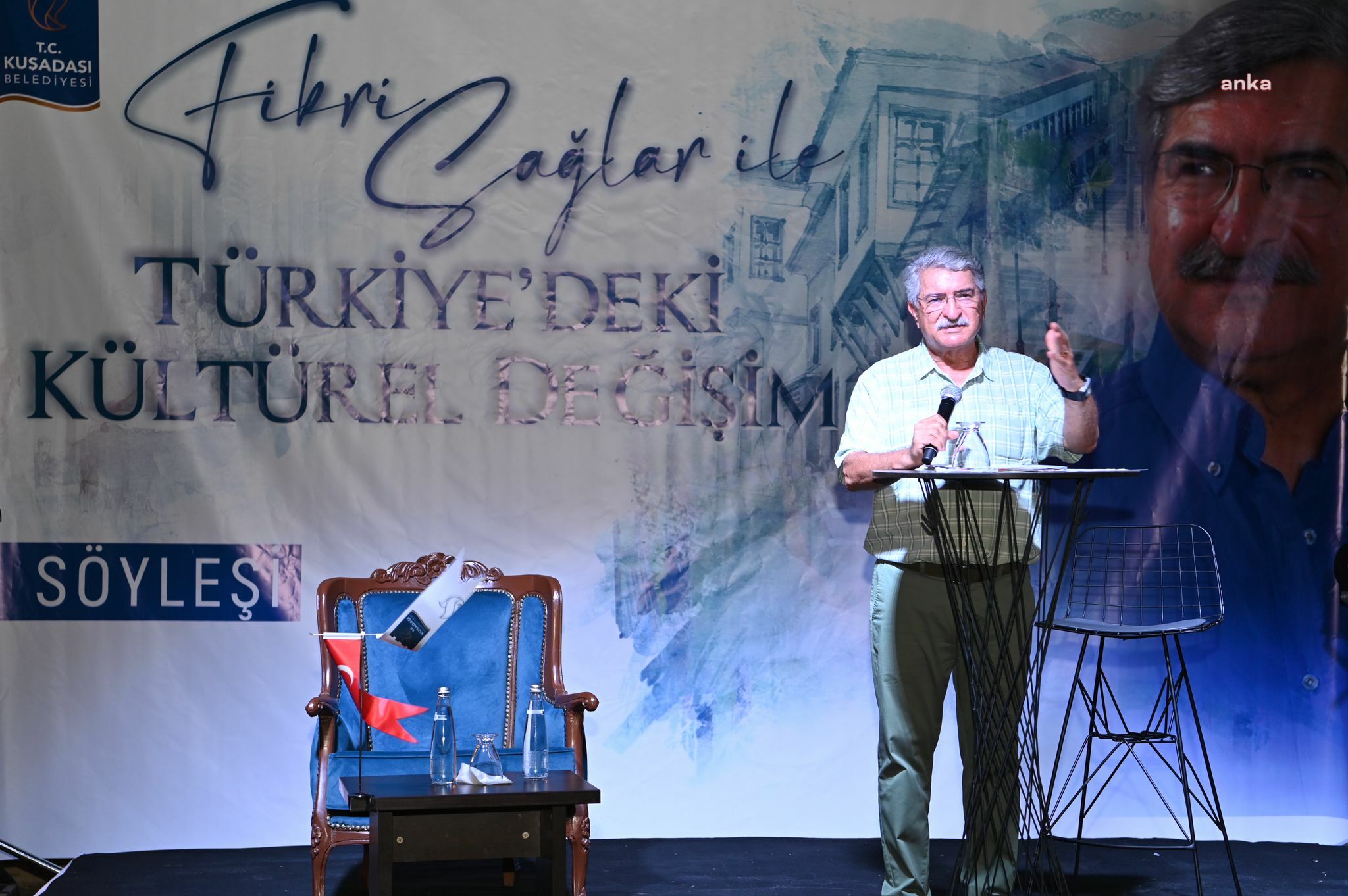 Fikri Sağlar, “Türkiye’deki Kültürel Değişim” söyleşisinde Kuşadalılarla bir araya geldi