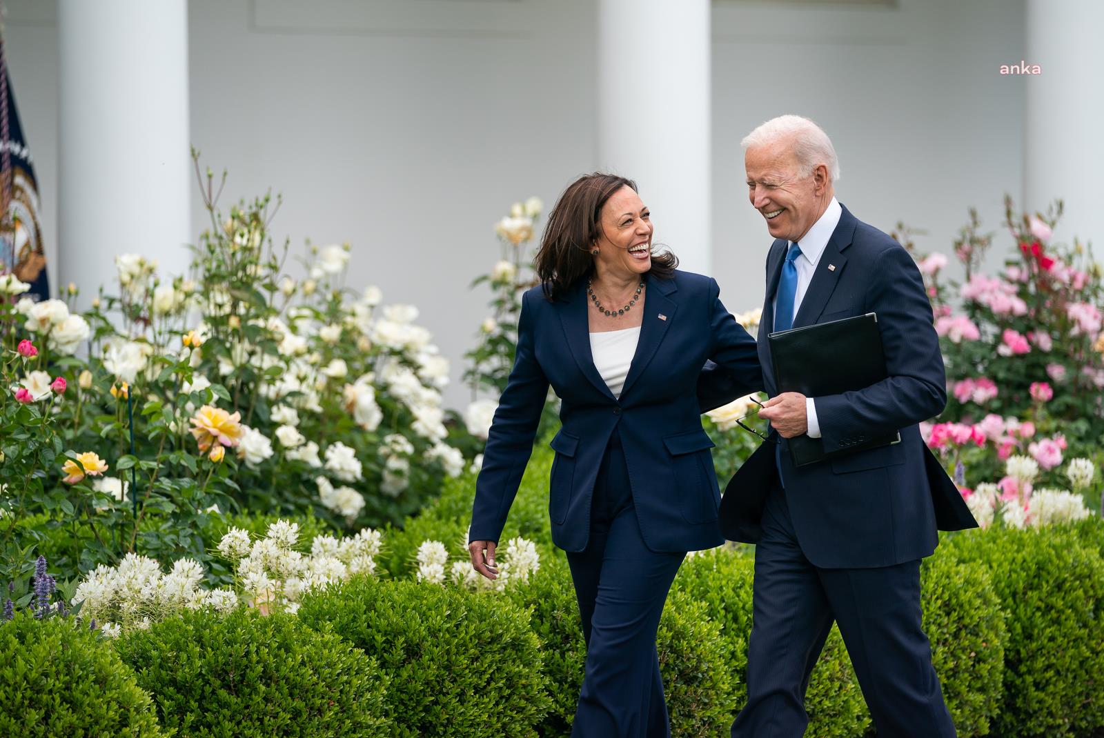 Joe Biden, adaylık için Başkan Yardımcısı Kamala Harris'i destekleyeceğini açıkladı