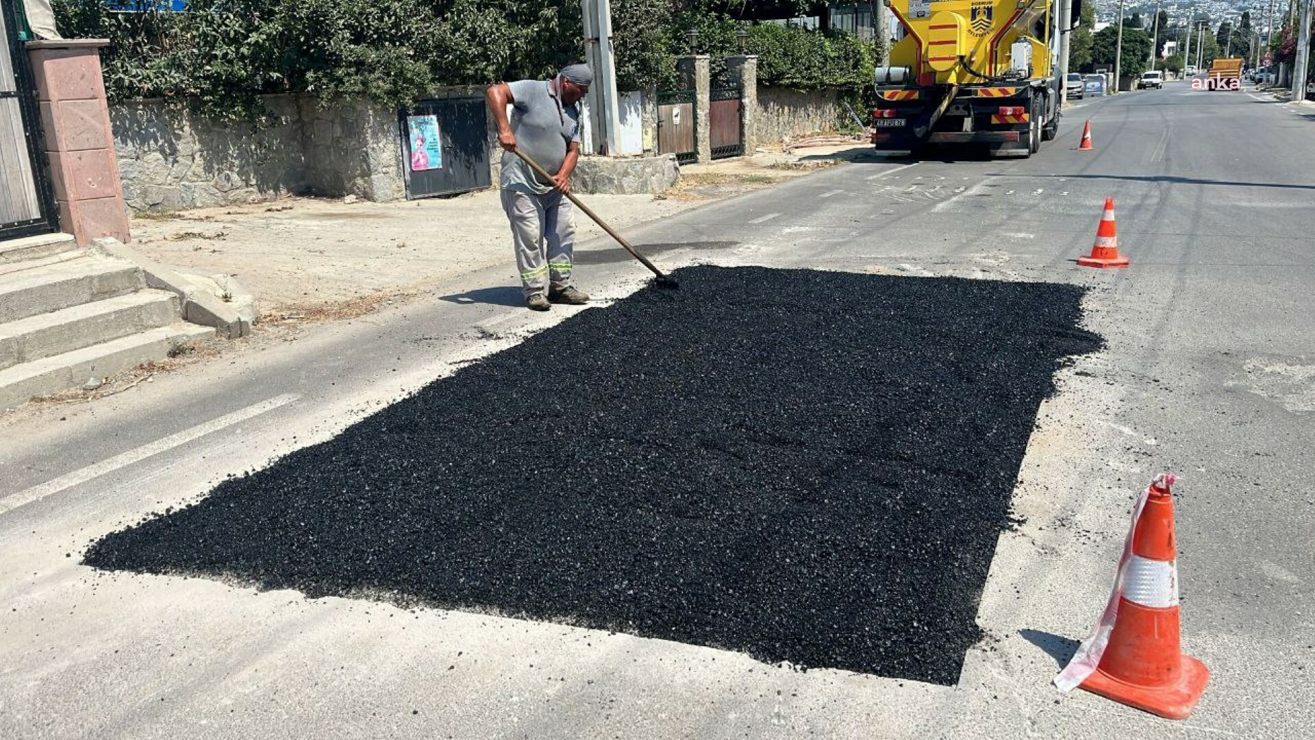 Bodrum Belediyesi ekiplerinden 14 Bin 400 ton asfalt serimi