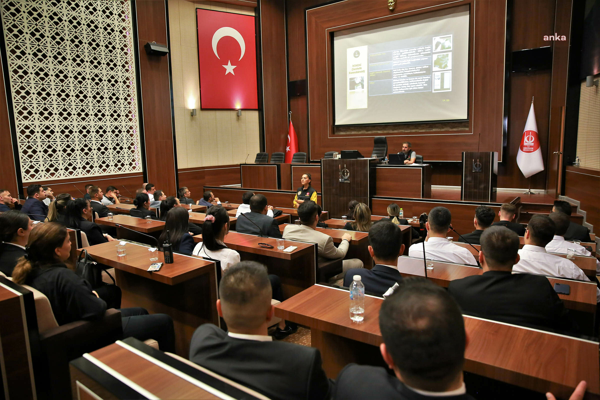 Keçiören Belediye personeline EGM'den uyuşturucuyla mücadele semineri