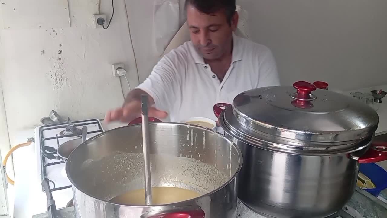 Çorbacı Nevzat Mutluer: "Emeklinin durumu zaten ortada. Emekli geliyor yarım paça istiyor, 30 liralık paça istiyor"