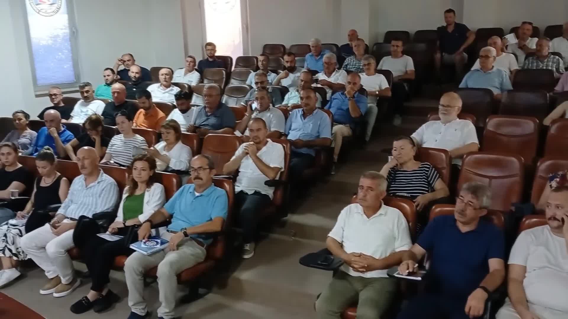 Akçakoca'da Kaplan Dede Dağı'nda yapılacak maden çalışmalarına karşı belediye, STK ve vatandaşlar ortak eylem kararı aldı