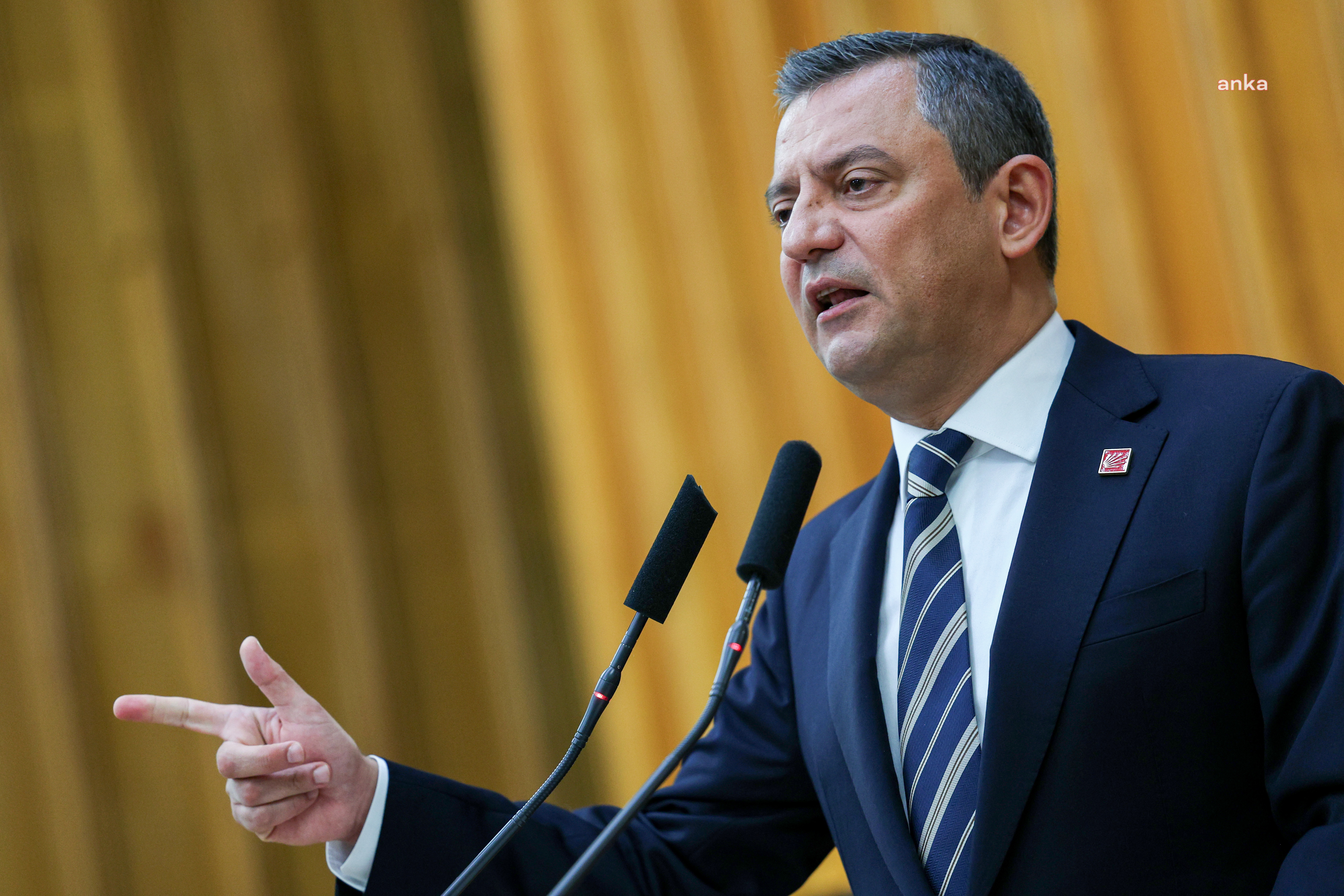 Özgür Özel: “Basın Özgürlüğü İçin Mücadele Günü'nde gazetecilerin siyasetçiler tarafından tehdit edilmediği günlerin gelmesini ümit ediyorum”