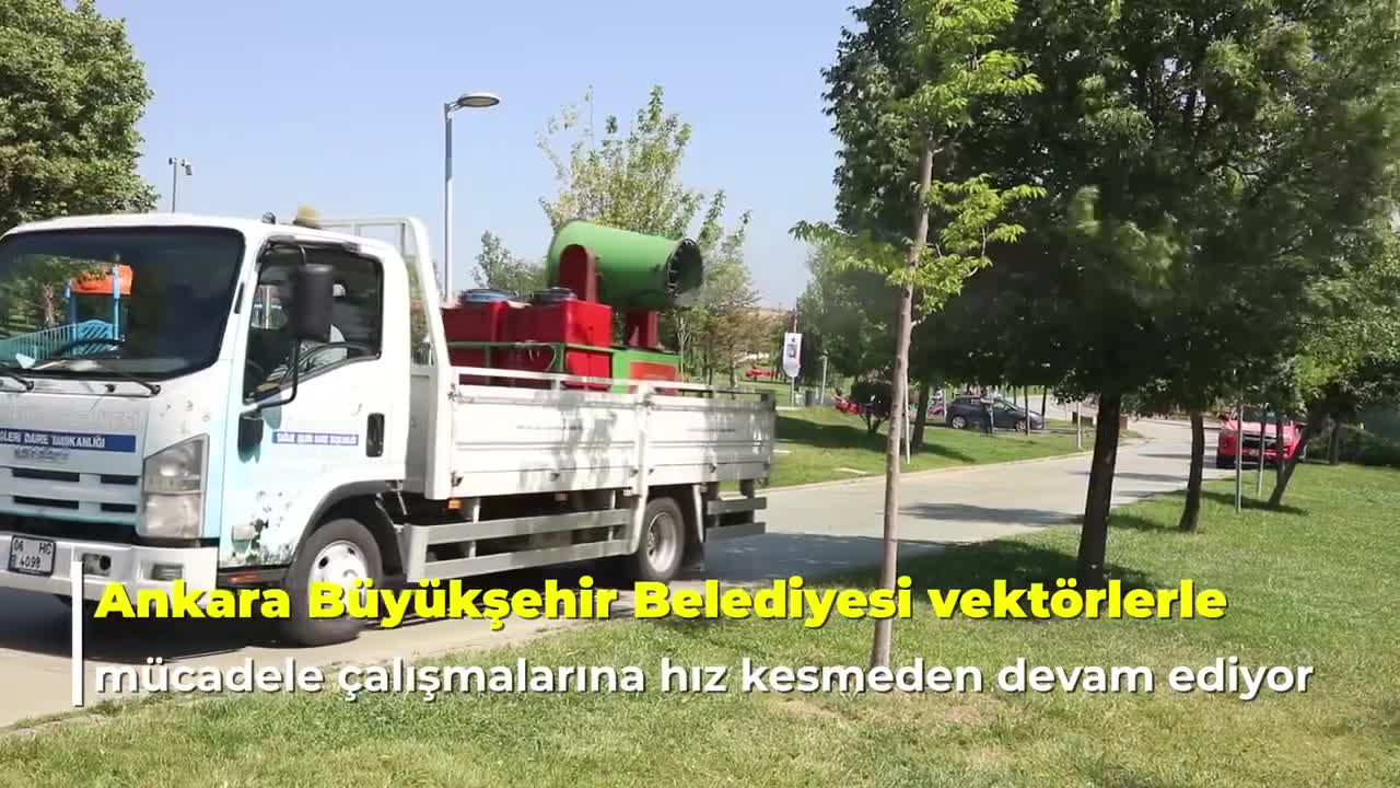 Ankara Büyükşehir Belediyesi, parklarda vektörle mücadele ve temizlik çalışmalarına devam ediyor