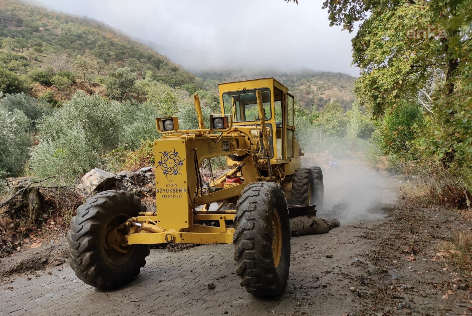 AYDIN BÜYÜKŞEHİR'DEN KUYUCAK'TAKİ SELE ANINDA MÜDAHALE