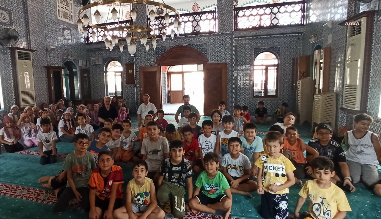 Turgutlu Kent Müzesi uzmanları, öğrencilere ilçenin tarihini fotoğraflar üzerinden anlattı