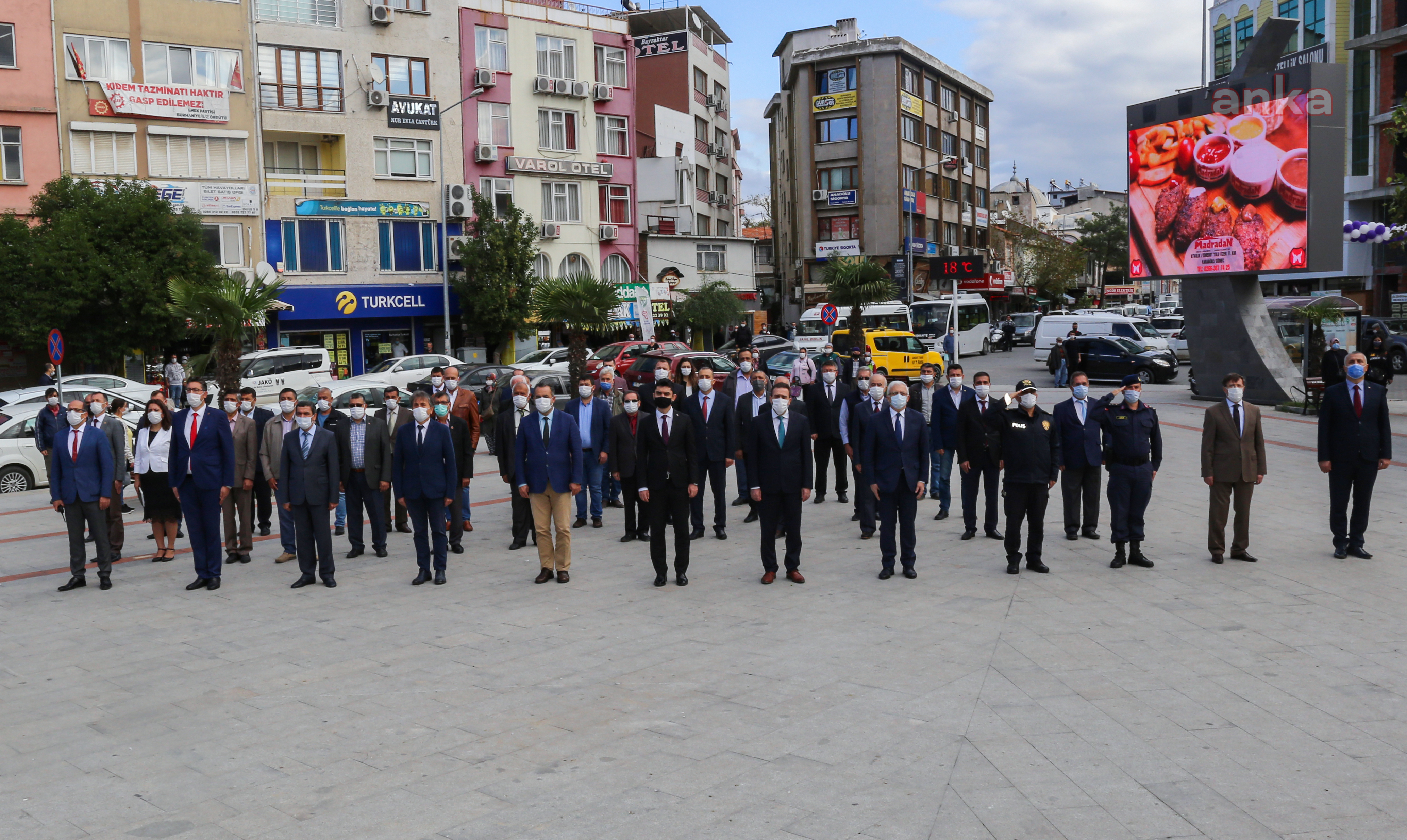 BURHANİYE'DE MUHTARLAR GÜNÜ TÖRENLE KUTLANDI