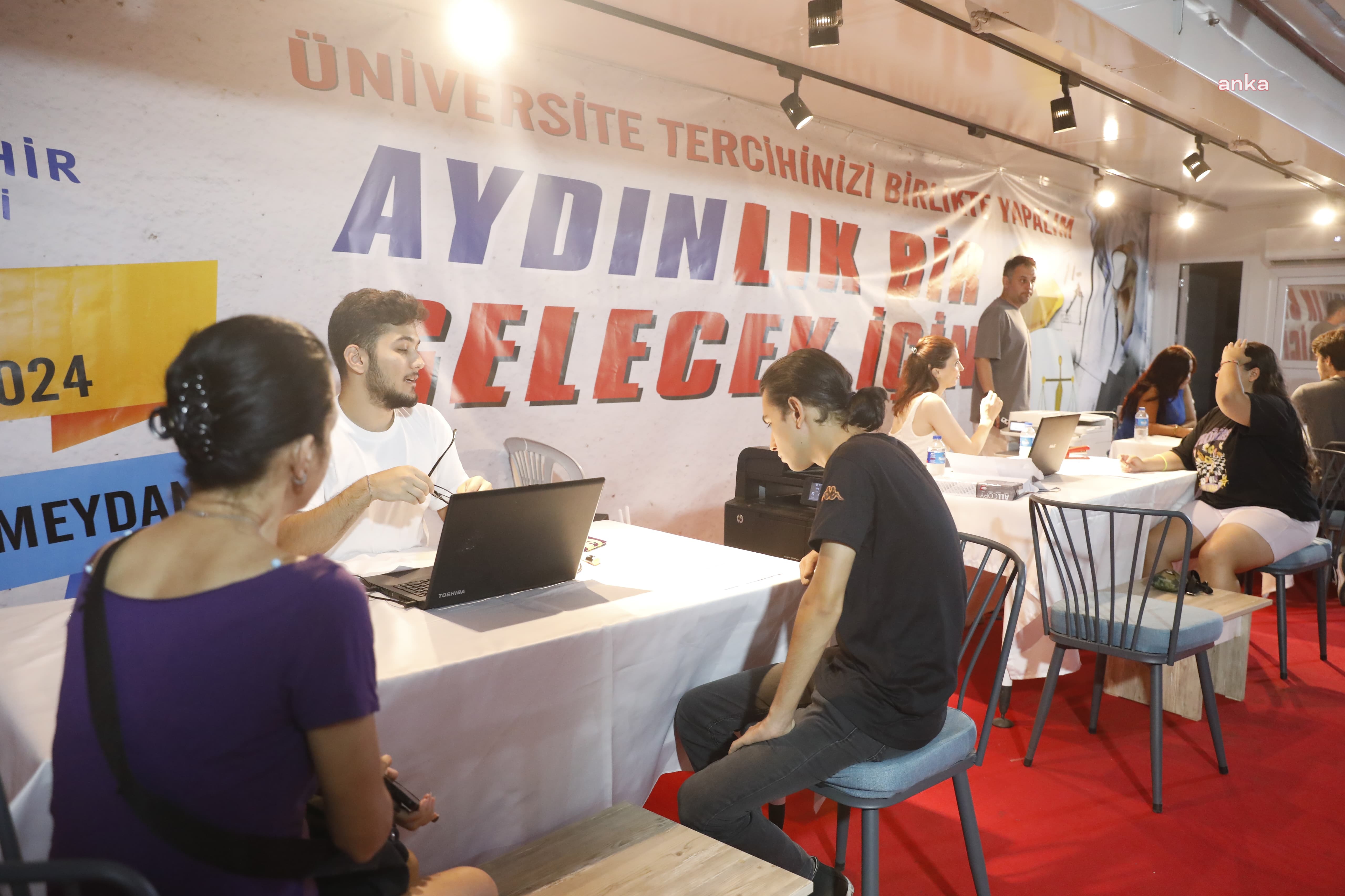 Aydın Büyükşehir Belediyesi’nden üniversite tercihi yapacak öğrencilere destek