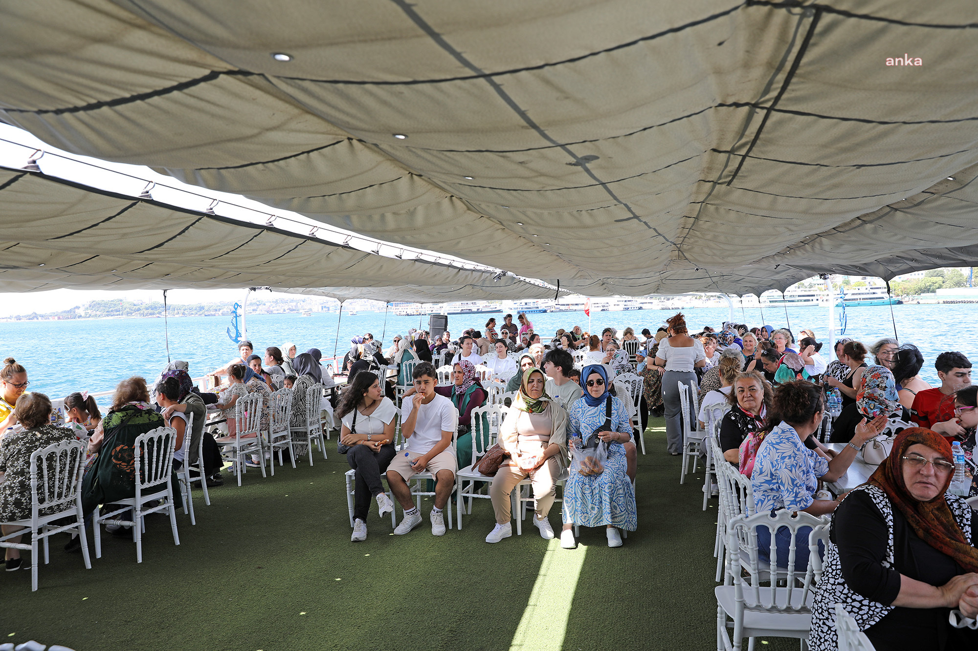 Ataşehirli kadınlara özel İstanbul Boğazı’nda tekne turu etkinliği