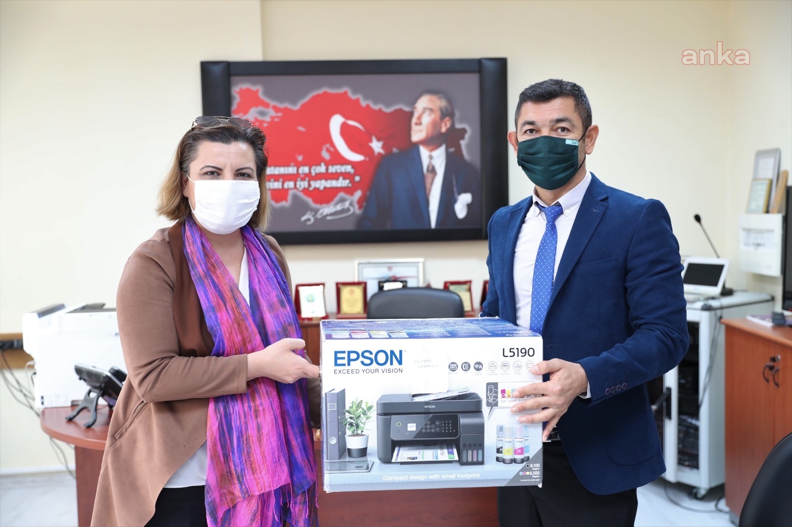 İZMİT BELEDİYESİ EN ÇOK ATIK TOPLAYAN OKULA HEDİYE VERDİ