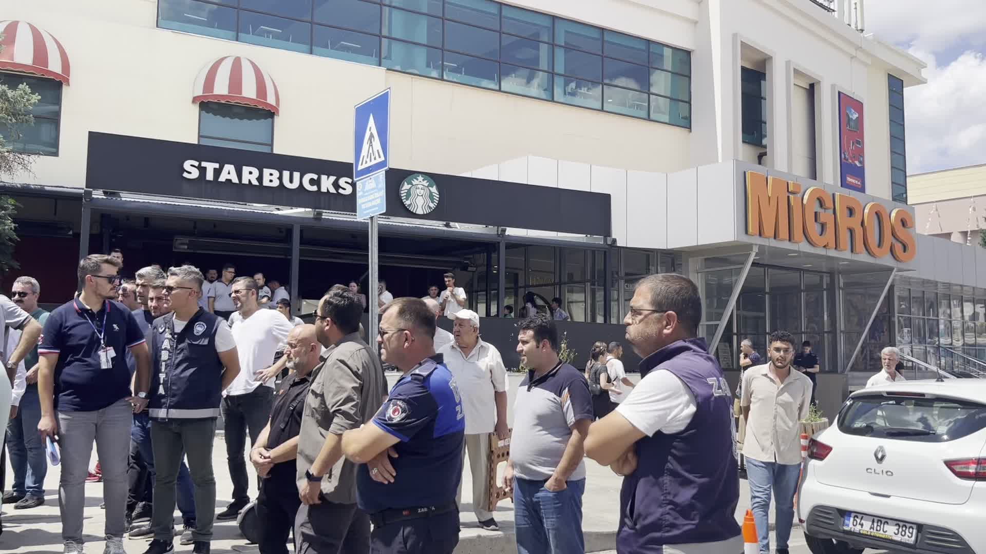 Uşak’ta kaçak yapı eski başkan ile belediye yönetimini karşı karşıya getirdi