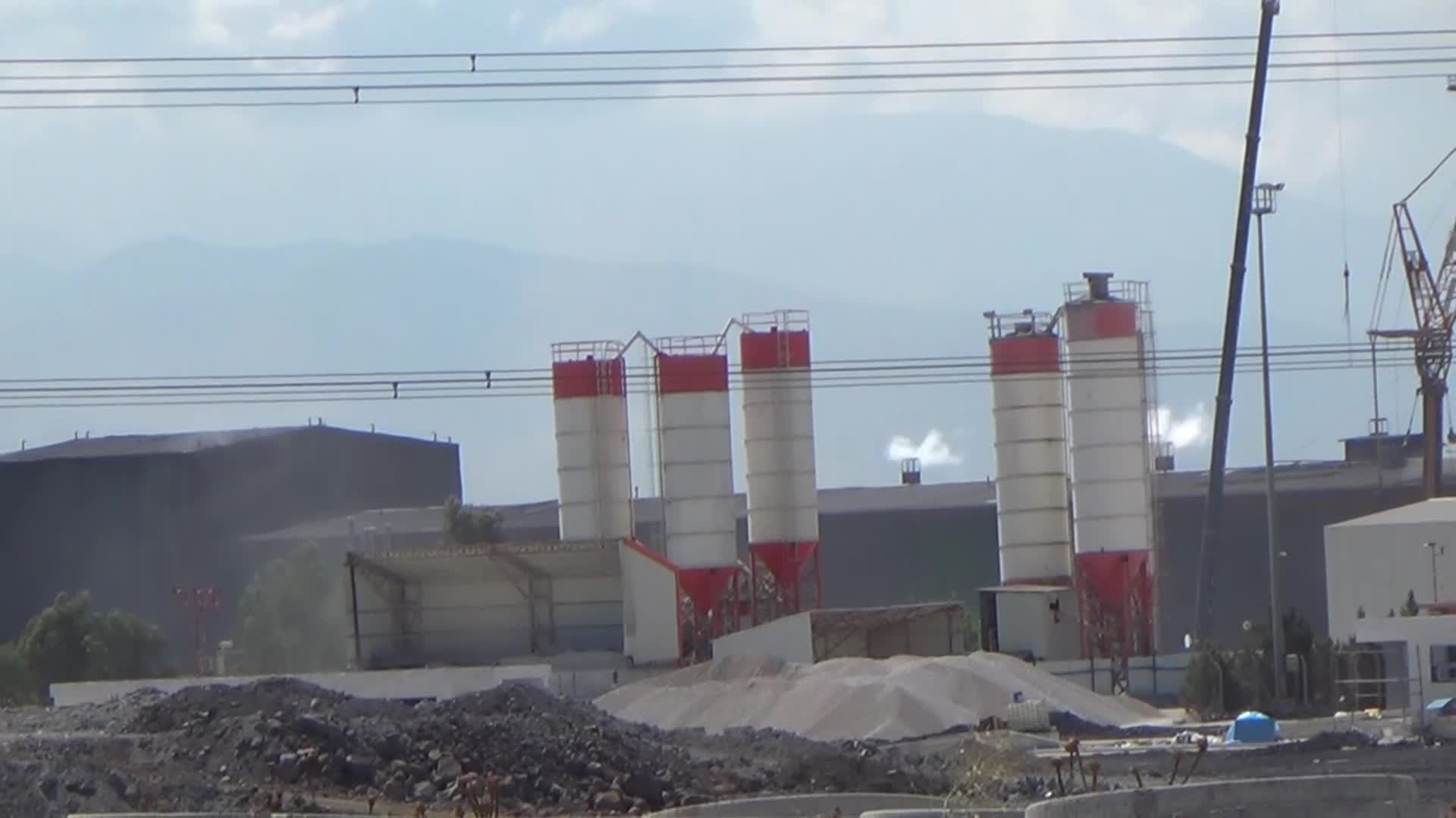 Osmaniye'de vatandaşlar, Organize Sanayi Bölgesi'nden gelen tozdan şikayetçi: "Tozdan, dumandan nefes alamıyoruz"